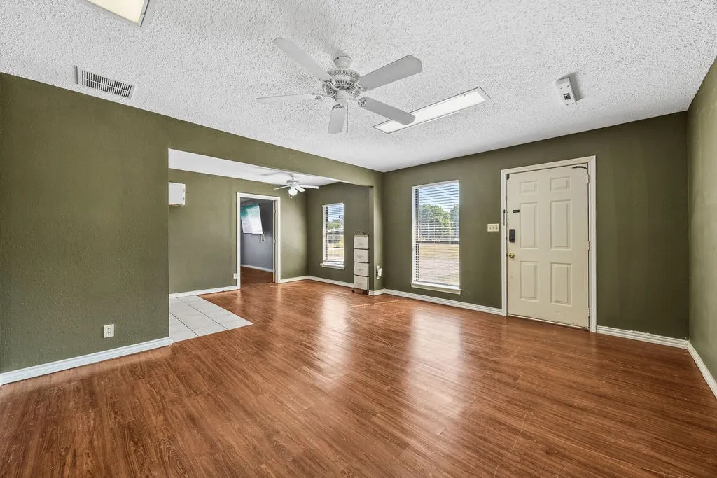 Single Family Residence For Sale in Collin County , 105 Cedar Ridge, Lowry Crossing, Texas 75069, 3 Bedroom, 2 Bathroom, Garage spaces, 2,428 Sqft, built in 1986, mls#21365944, Real Estate Agent in Lowry Crossing, Homes For Sale in Collin county, Homes For Sale in Lowry Crossing, Realtor in Lowry Crossing Texas, Real Estate Brokerage Independent Realty Texas, Luminita Cordes Realtor
