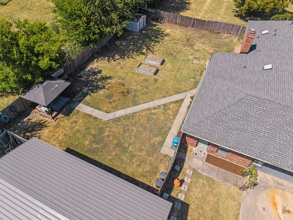 Single Family Residence For Sale in Collin County , 105 Cedar Ridge, Lowry Crossing, Texas 75069, 3 Bedroom, 2 Bathroom, Garage spaces, 2,428 Sqft, built in 1986, mls#21365944, Real Estate Agent in Lowry Crossing, Homes For Sale in Collin county, Homes For Sale in Lowry Crossing, Realtor in Lowry Crossing Texas, Real Estate Brokerage Independent Realty Texas, Luminita Cordes Realtor
