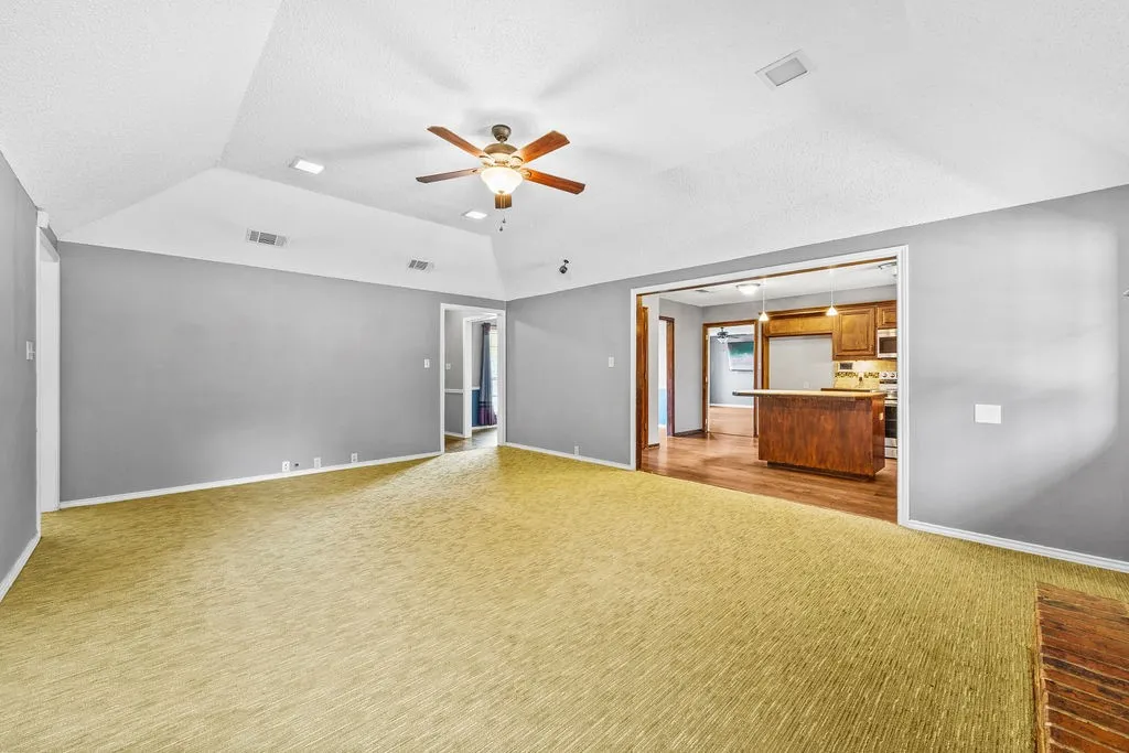 Large Living Space Open to Kichen