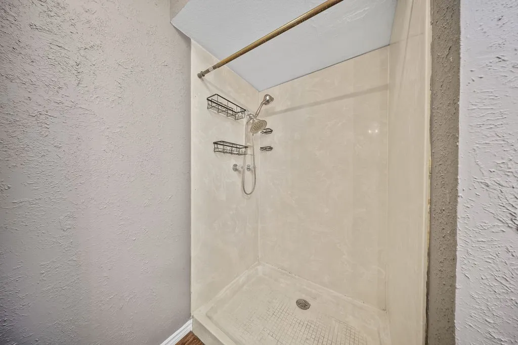 Single Family Residence For Sale in Collin County , 105 Cedar Ridge, Lowry Crossing, Texas 75069, 3 Bedroom, 2 Bathroom, Garage spaces, 2,428 Sqft, built in 1986, mls#21365944, Real Estate Agent in Lowry Crossing, Homes For Sale in Collin county, Homes For Sale in Lowry Crossing, Realtor in Lowry Crossing Texas, Real Estate Brokerage Independent Realty Texas, Luminita Cordes Realtor