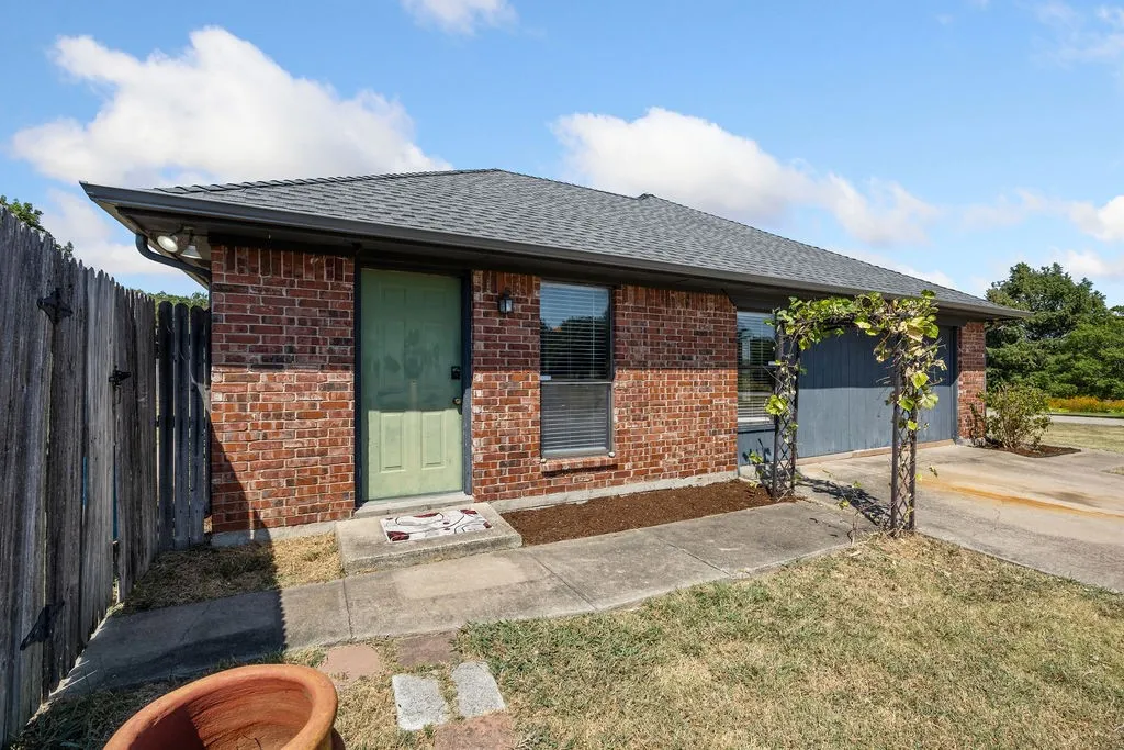 Single Family Residence For Sale in Collin County , 105 Cedar Ridge, Lowry Crossing, Texas 75069, 3 Bedroom, 2 Bathroom, Garage spaces, 2,428 Sqft, built in 1986, mls#21365944, Real Estate Agent in Lowry Crossing, Homes For Sale in Collin county, Homes For Sale in Lowry Crossing, Realtor in Lowry Crossing Texas, Real Estate Brokerage Independent Realty Texas, Luminita Cordes Realtor