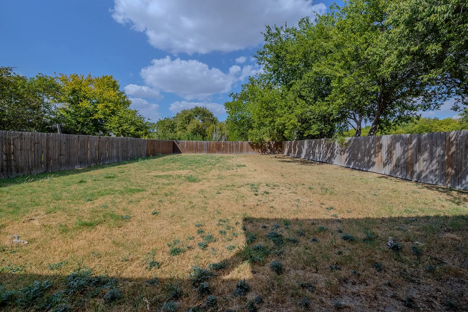 Single Family Residence For Sale in Ellis County , 807 Dr Martin Luther King Jr Boulevard, Waxahachie, Texas 75165, 4 Bedroom, 3 Bathroom, 2 Garage spaces, 2,417 Sqft, built in 2022, mls#21377512, Real Estate Agent in Waxahachie, Homes For Sale in Ellis county, Homes For Sale in Waxahachie, Realtor in Waxahachie Texas, Real Estate Brokerage Independent Realty Texas, Luminita Cordes Realtor