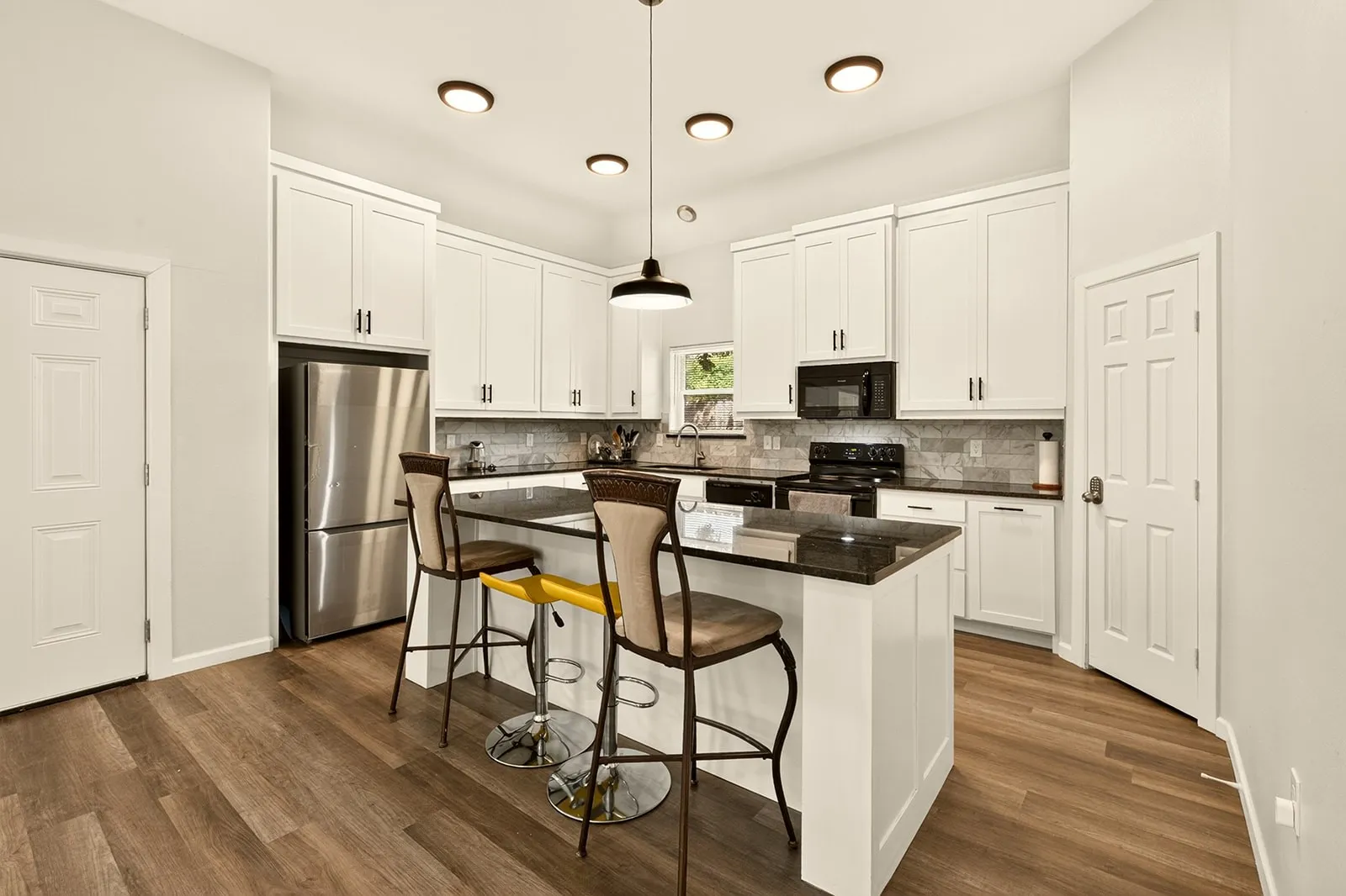 Single Family Residence For Sale in Ellis County , 807 Dr Martin Luther King Jr Boulevard, Waxahachie, Texas 75165, 4 Bedroom, 3 Bathroom, 2 Garage spaces, 2,417 Sqft, built in 2022, mls#21377512, Real Estate Agent in Waxahachie, Homes For Sale in Ellis county, Homes For Sale in Waxahachie, Realtor in Waxahachie Texas, Real Estate Brokerage Independent Realty Texas, Luminita Cordes Realtor