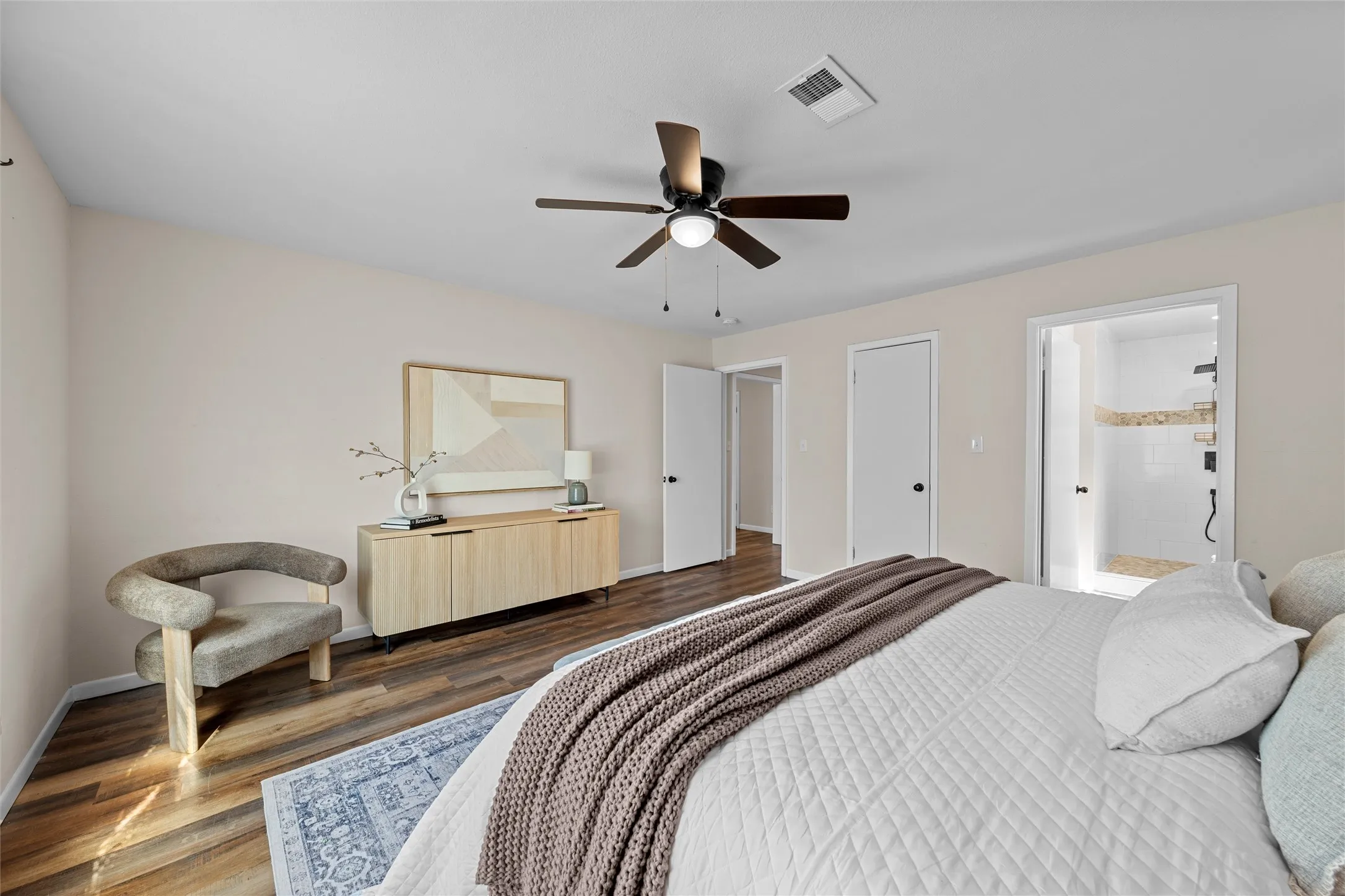 Single Family Residence For Sale in Mc Lennan County , 119 Castleman Circle, Hewitt, Texas 76643, 3 Bedroom, 3 Bathroom, 2 Garage spaces, 1,496 Sqft, built in 1982, mls#21377514, Real Estate Agent in Hewitt, Homes For Sale in Mc Lennan county, Homes For Sale in Hewitt, Realtor in Hewitt Texas, Real Estate Brokerage Independent Realty Texas, Luminita Cordes Realtor