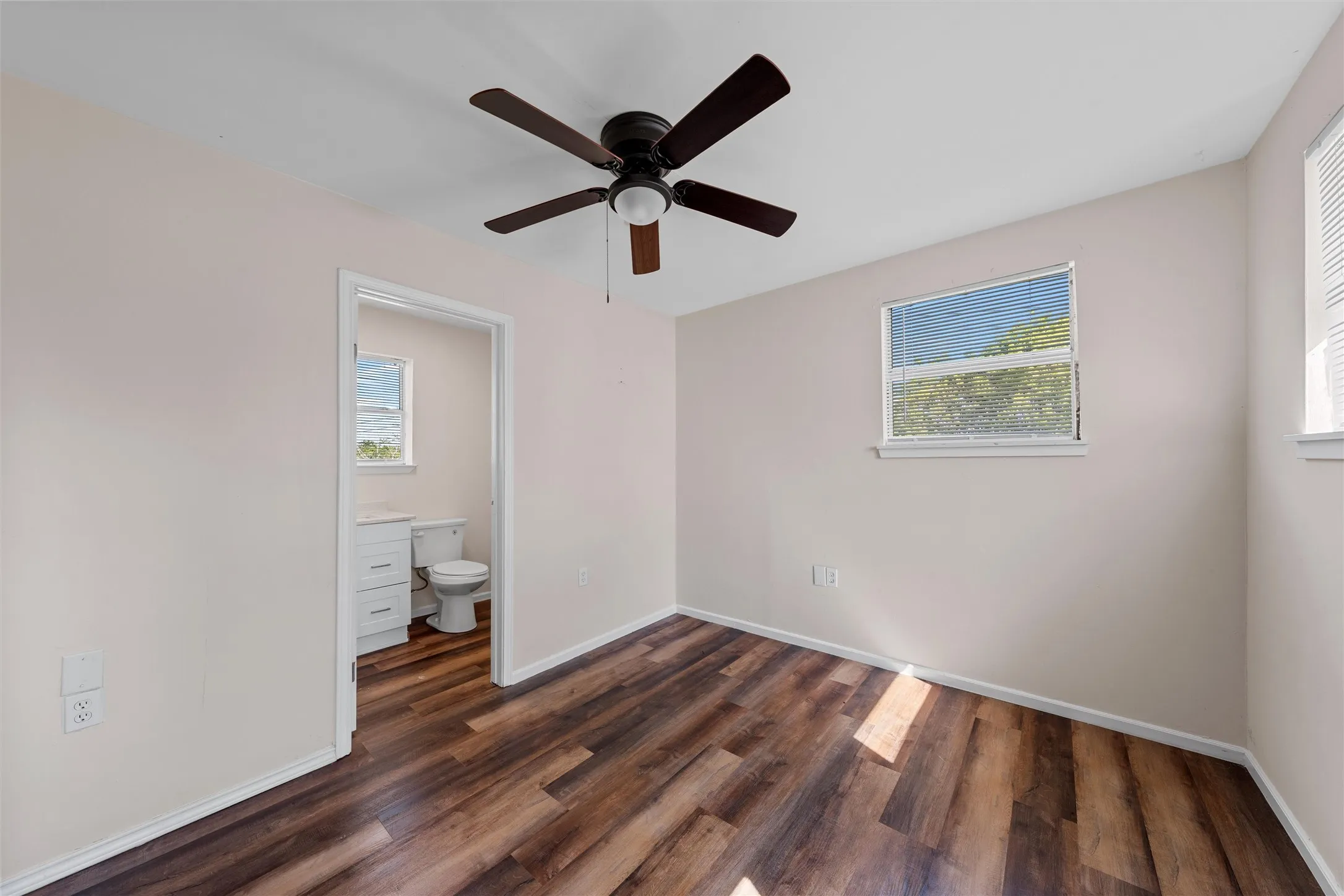Single Family Residence For Sale in Mc Lennan County , 119 Castleman Circle, Hewitt, Texas 76643, 3 Bedroom, 3 Bathroom, 2 Garage spaces, 1,496 Sqft, built in 1982, mls#21377514, Real Estate Agent in Hewitt, Homes For Sale in Mc Lennan county, Homes For Sale in Hewitt, Realtor in Hewitt Texas, Real Estate Brokerage Independent Realty Texas, Luminita Cordes Realtor