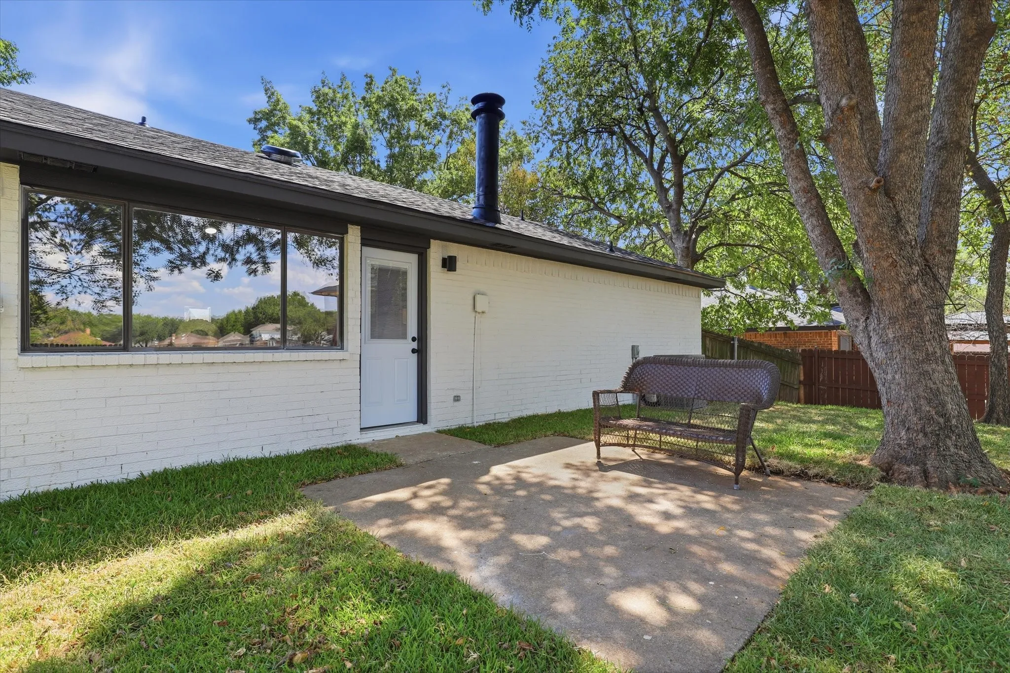 Single Family Residence For Sale in Tarrant County , 3405 Mill Ridge, Bedford, Texas 76021, 3 Bedroom, 2 Bathroom, 2 Garage spaces, 1,660 Sqft, built in 1982, mls#21376271, Real Estate Agent in Bedford, Homes For Sale in Tarrant county, Homes For Sale in Bedford, Realtor in Bedford Texas, Real Estate Brokerage Independent Realty Texas, Luminita Cordes Realtor