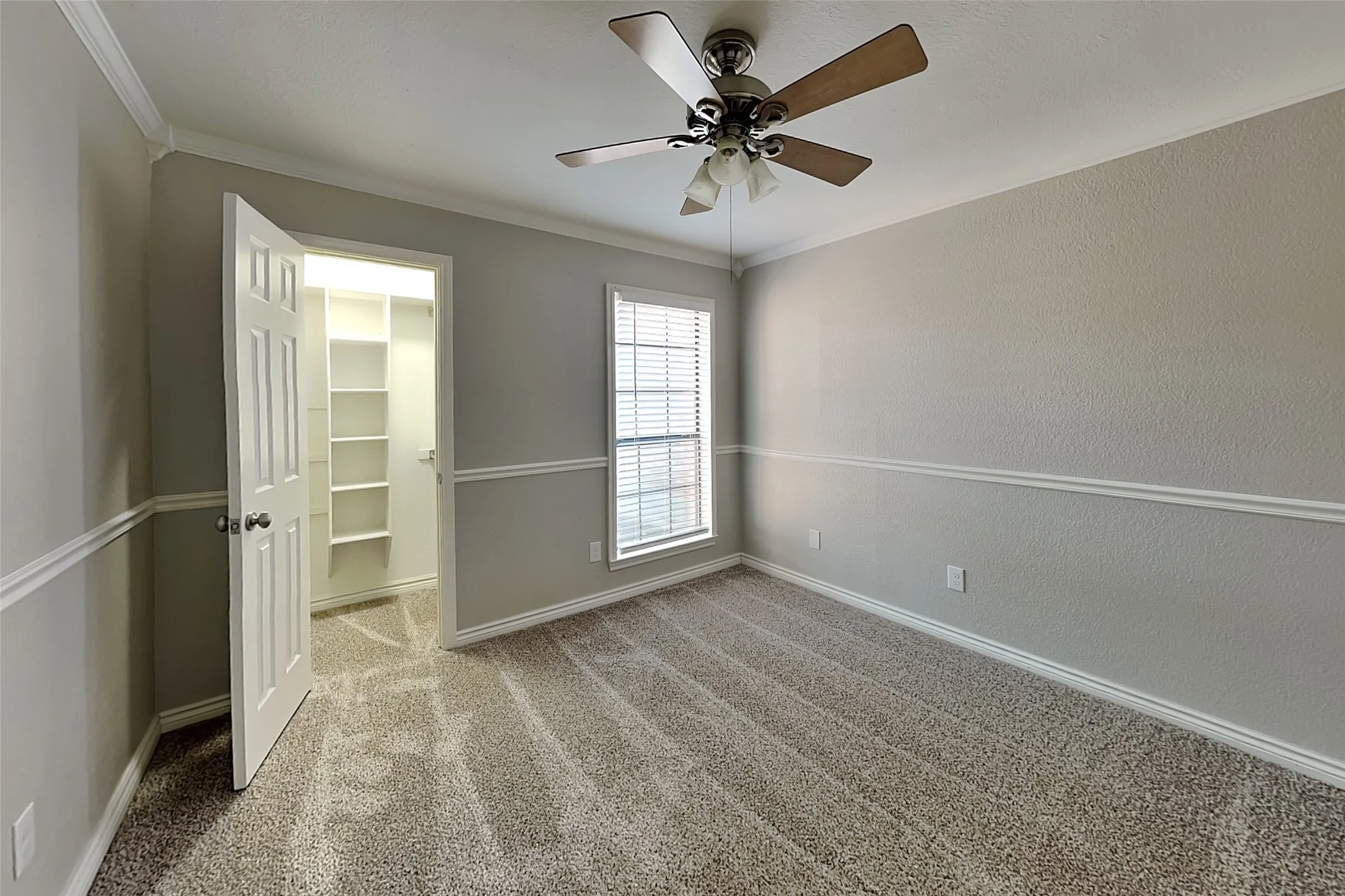 Single Family Residence For Rent in Tarrant County , 617 Lakewood Lane, Grapevine, Texas 76051, 3 Bedroom, 2 Bathroom, 2 Garage spaces, 1,605 Sqft, built in 1983, mls#21377493, Real Estate Agent in Grapevine, Homes For Rent in Tarrant county, Homes For Rent in Grapevine, Realtor in Grapevine Texas, Real Estate Brokerage Independent Realty Texas, Luminita Cordes Realtor