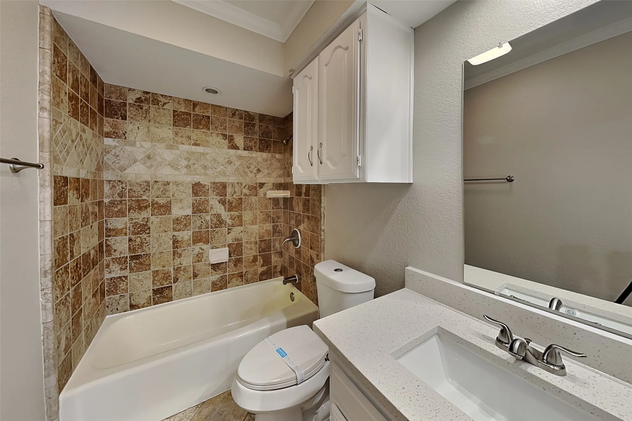 Single Family Residence For Rent in Tarrant County , 617 Lakewood Lane, Grapevine, Texas 76051, 3 Bedroom, 2 Bathroom, 2 Garage spaces, 1,605 Sqft, built in 1983, mls#21377493, Real Estate Agent in Grapevine, Homes For Rent in Tarrant county, Homes For Rent in Grapevine, Realtor in Grapevine Texas, Real Estate Brokerage Independent Realty Texas, Luminita Cordes Realtor