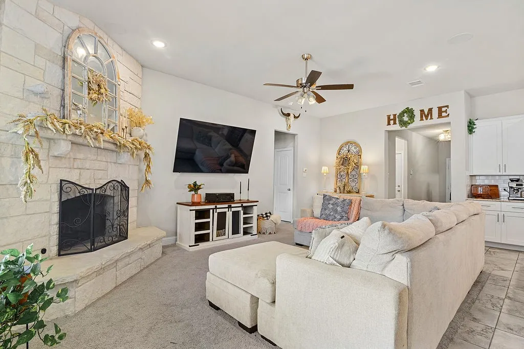 Single Family Residence For Sale in Tarrant County , 732 Vaquero Street, White Settlement, Texas 76108, 3 Bedroom, 2 Bathroom, 2 Garage spaces, 1,631 Sqft, built in 2021, mls#21375746, Real Estate Agent in White Settlement, Homes For Sale in Tarrant county, Homes For Sale in White Settlement, Realtor in White Settlement Texas, Real Estate Brokerage Independent Realty Texas, Luminita Cordes Realtor