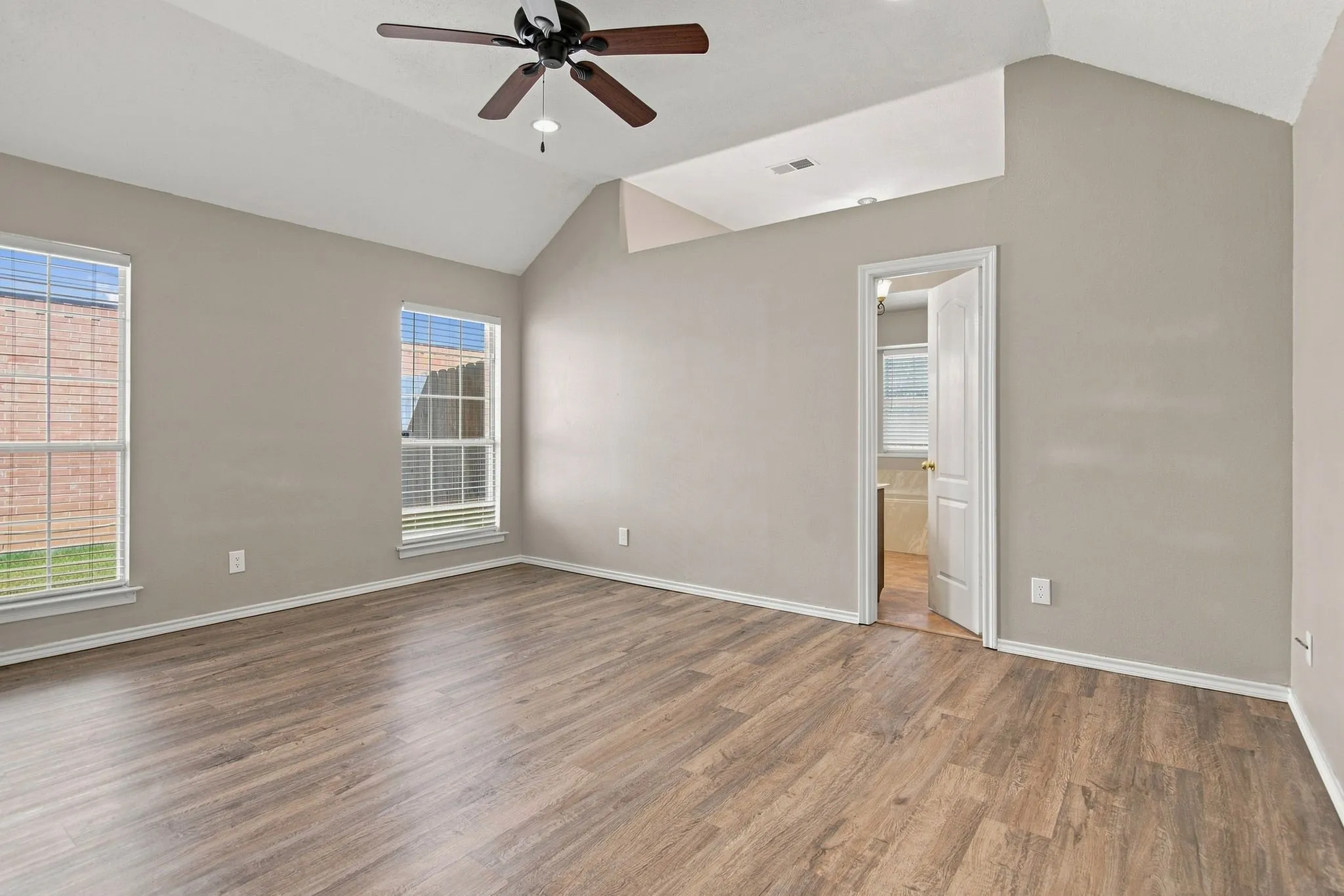 Single Family Residence For Rent in Tarrant County , 7437 Steward Lane, North Richland Hills, Texas 76182, 3 Bedroom, 2 Bathroom, 2 Garage spaces, 1,686 Sqft, built in 1991, mls#21377367, Real Estate Agent in North Richland Hills, Homes For Rent in Tarrant county, Homes For Rent in North Richland Hills, Realtor in North Richland Hills Texas, Real Estate Brokerage Independent Realty Texas, Luminita Cordes Realtor