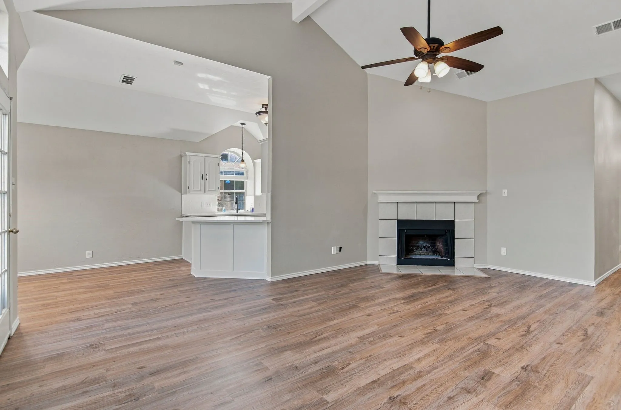 Single Family Residence For Rent in Tarrant County , 7437 Steward Lane, North Richland Hills, Texas 76182, 3 Bedroom, 2 Bathroom, 2 Garage spaces, 1,686 Sqft, built in 1991, mls#21377367, Real Estate Agent in North Richland Hills, Homes For Rent in Tarrant county, Homes For Rent in North Richland Hills, Realtor in North Richland Hills Texas, Real Estate Brokerage Independent Realty Texas, Luminita Cordes Realtor