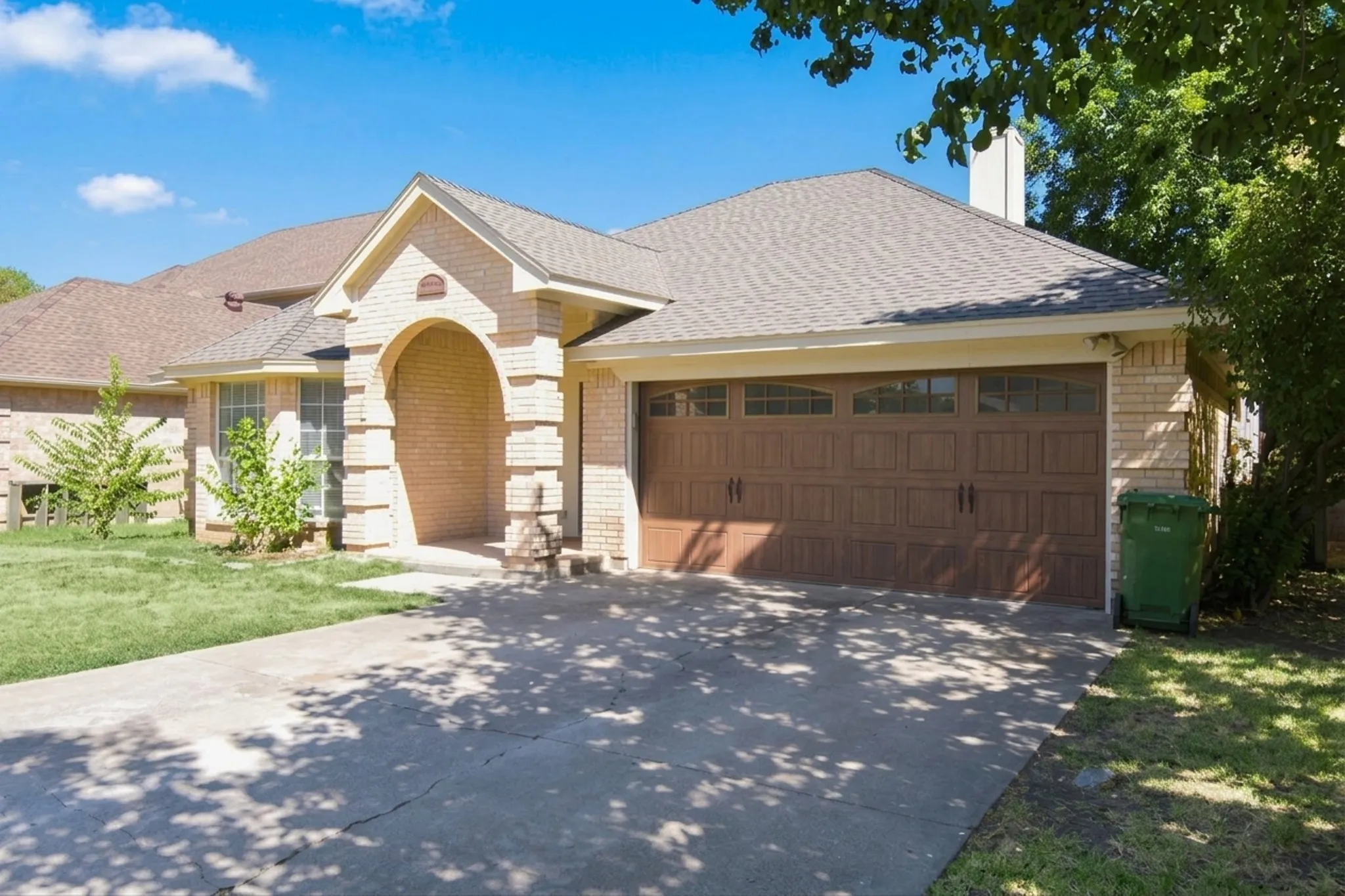 Single Family Residence For Rent in Tarrant County , 7437 Steward Lane, North Richland Hills, Texas 76182, 3 Bedroom, 2 Bathroom, 2 Garage spaces, 1,686 Sqft, built in 1991, mls#21377367, Real Estate Agent in North Richland Hills, Homes For Rent in Tarrant county, Homes For Rent in North Richland Hills, Realtor in North Richland Hills Texas, Real Estate Brokerage Independent Realty Texas, Luminita Cordes Realtor