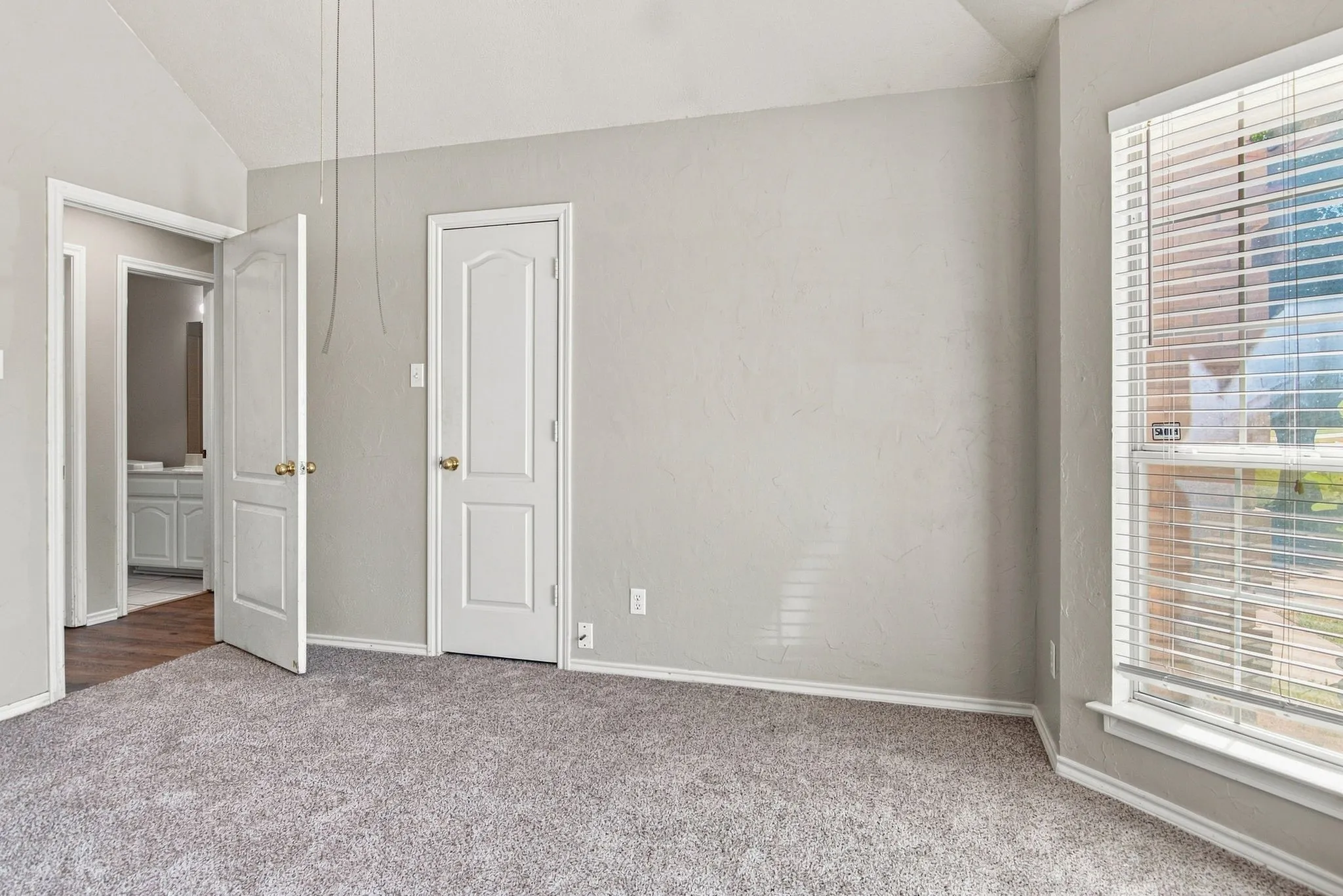 Single Family Residence For Rent in Tarrant County , 7437 Steward Lane, North Richland Hills, Texas 76182, 3 Bedroom, 2 Bathroom, 2 Garage spaces, 1,686 Sqft, built in 1991, mls#21377367, Real Estate Agent in North Richland Hills, Homes For Rent in Tarrant county, Homes For Rent in North Richland Hills, Realtor in North Richland Hills Texas, Real Estate Brokerage Independent Realty Texas, Luminita Cordes Realtor