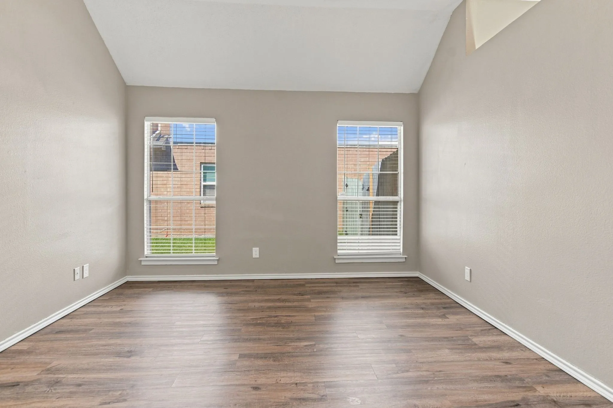 Single Family Residence For Rent in Tarrant County , 7437 Steward Lane, North Richland Hills, Texas 76182, 3 Bedroom, 2 Bathroom, 2 Garage spaces, 1,686 Sqft, built in 1991, mls#21377367, Real Estate Agent in North Richland Hills, Homes For Rent in Tarrant county, Homes For Rent in North Richland Hills, Realtor in North Richland Hills Texas, Real Estate Brokerage Independent Realty Texas, Luminita Cordes Realtor