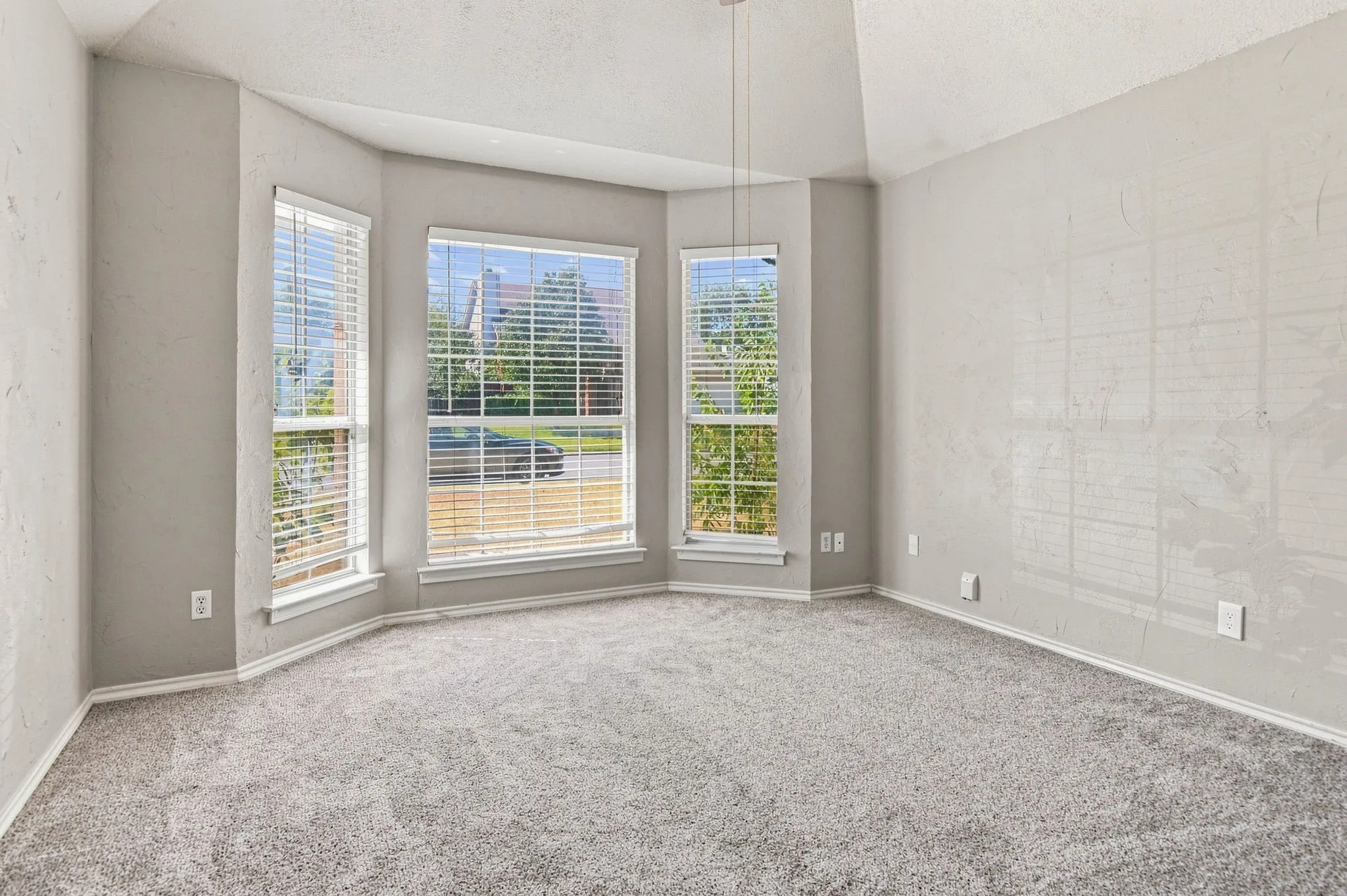 Single Family Residence For Rent in Tarrant County , 7437 Steward Lane, North Richland Hills, Texas 76182, 3 Bedroom, 2 Bathroom, 2 Garage spaces, 1,686 Sqft, built in 1991, mls#21377367, Real Estate Agent in North Richland Hills, Homes For Rent in Tarrant county, Homes For Rent in North Richland Hills, Realtor in North Richland Hills Texas, Real Estate Brokerage Independent Realty Texas, Luminita Cordes Realtor