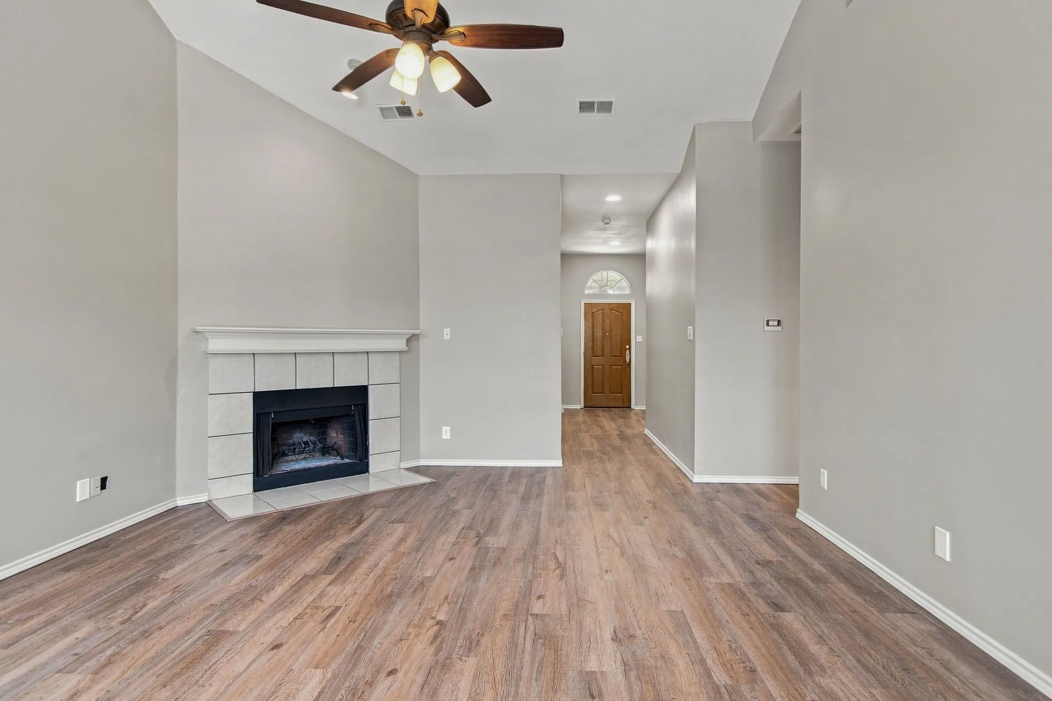 Single Family Residence For Rent in Tarrant County , 7437 Steward Lane, North Richland Hills, Texas 76182, 3 Bedroom, 2 Bathroom, 2 Garage spaces, 1,686 Sqft, built in 1991, mls#21377367, Real Estate Agent in North Richland Hills, Homes For Rent in Tarrant county, Homes For Rent in North Richland Hills, Realtor in North Richland Hills Texas, Real Estate Brokerage Independent Realty Texas, Luminita Cordes Realtor