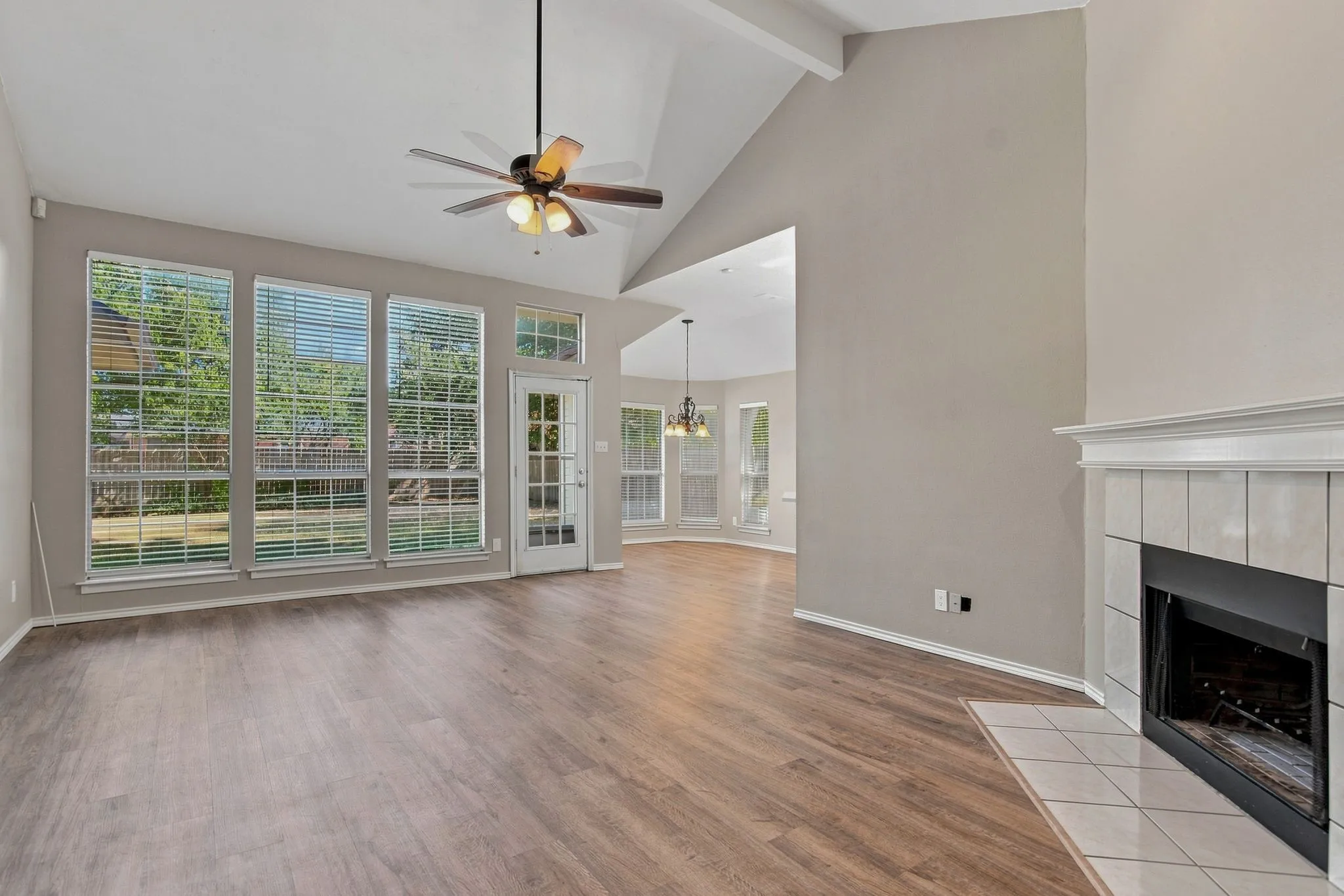 Single Family Residence For Rent in Tarrant County , 7437 Steward Lane, North Richland Hills, Texas 76182, 3 Bedroom, 2 Bathroom, 2 Garage spaces, 1,686 Sqft, built in 1991, mls#21377367, Real Estate Agent in North Richland Hills, Homes For Rent in Tarrant county, Homes For Rent in North Richland Hills, Realtor in North Richland Hills Texas, Real Estate Brokerage Independent Realty Texas, Luminita Cordes Realtor