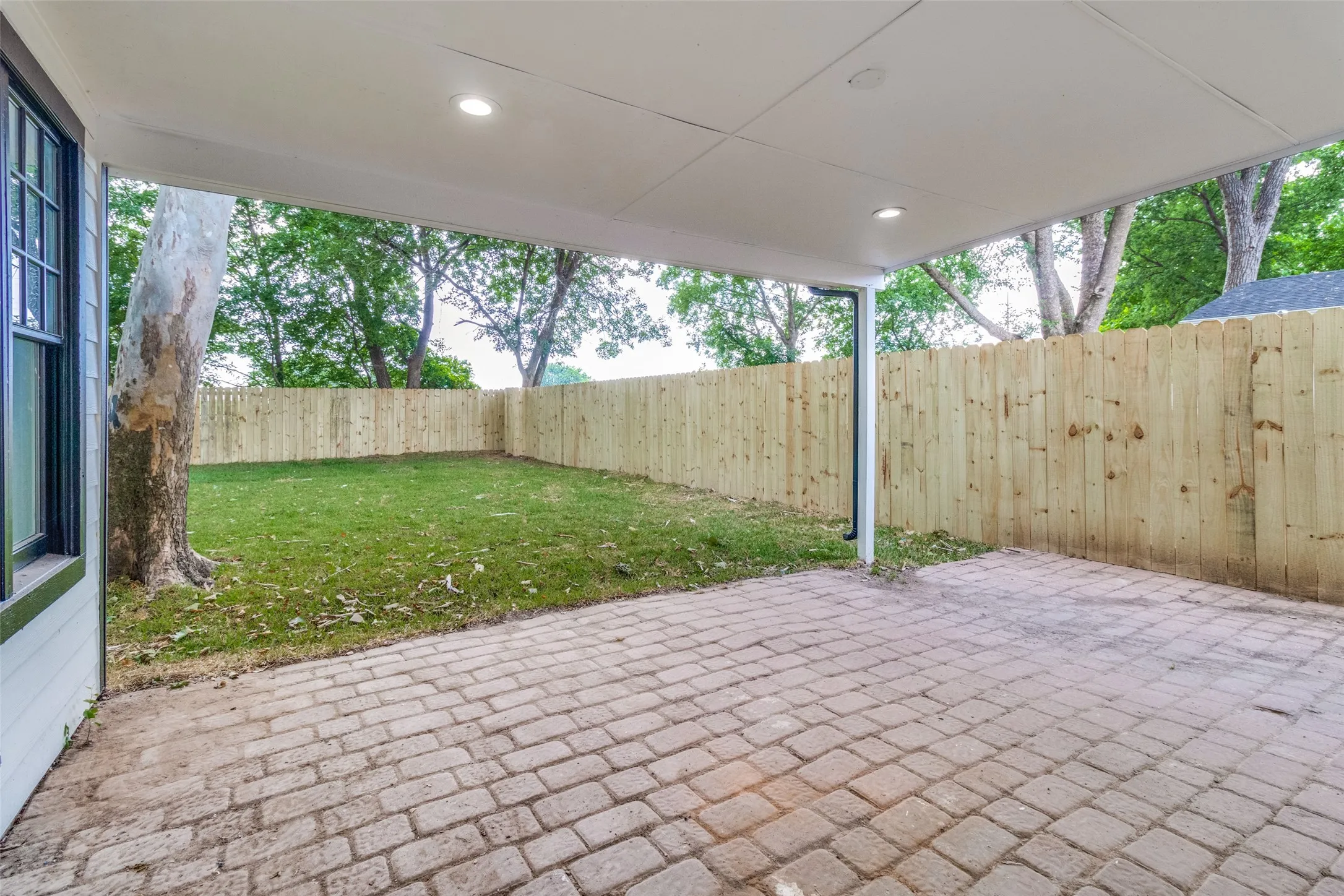 Single Family Residence For Rent in Grayson County , 1208 N Grant Drive, Sherman, Texas 75092, 3 Bedroom, 2 Bathroom, 2 Garage spaces, 1,450 Sqft, built in 1960, mls#21377497, Real Estate Agent in Sherman, Homes For Rent in Grayson county, Homes For Rent in Sherman, Realtor in Sherman Texas, Real Estate Brokerage Independent Realty Texas, Luminita Cordes Realtor