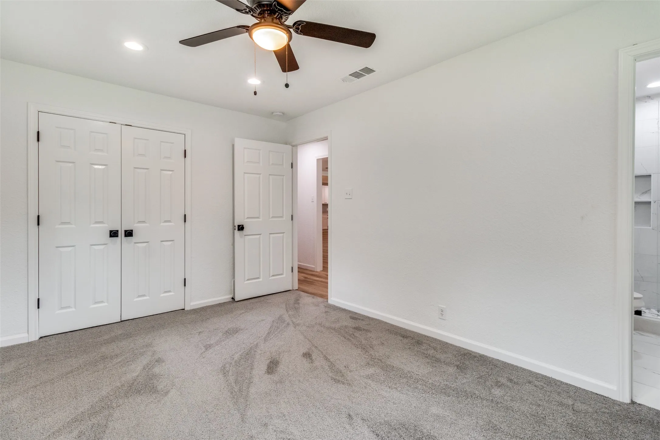 Single Family Residence For Rent in Grayson County , 1208 N Grant Drive, Sherman, Texas 75092, 3 Bedroom, 2 Bathroom, 2 Garage spaces, 1,450 Sqft, built in 1960, mls#21377497, Real Estate Agent in Sherman, Homes For Rent in Grayson county, Homes For Rent in Sherman, Realtor in Sherman Texas, Real Estate Brokerage Independent Realty Texas, Luminita Cordes Realtor