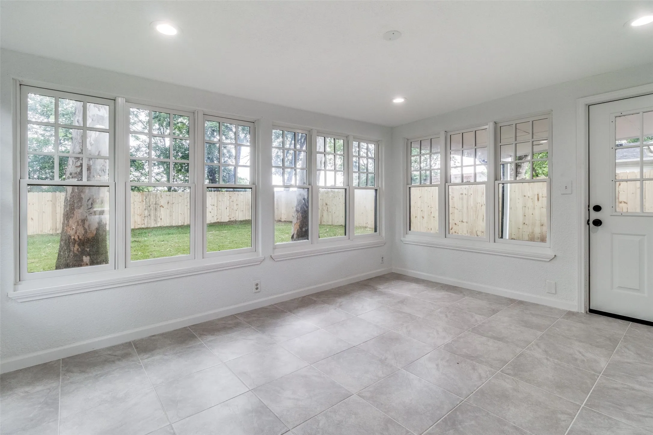 Single Family Residence For Rent in Grayson County , 1208 N Grant Drive, Sherman, Texas 75092, 3 Bedroom, 2 Bathroom, 2 Garage spaces, 1,450 Sqft, built in 1960, mls#21377497, Real Estate Agent in Sherman, Homes For Rent in Grayson county, Homes For Rent in Sherman, Realtor in Sherman Texas, Real Estate Brokerage Independent Realty Texas, Luminita Cordes Realtor