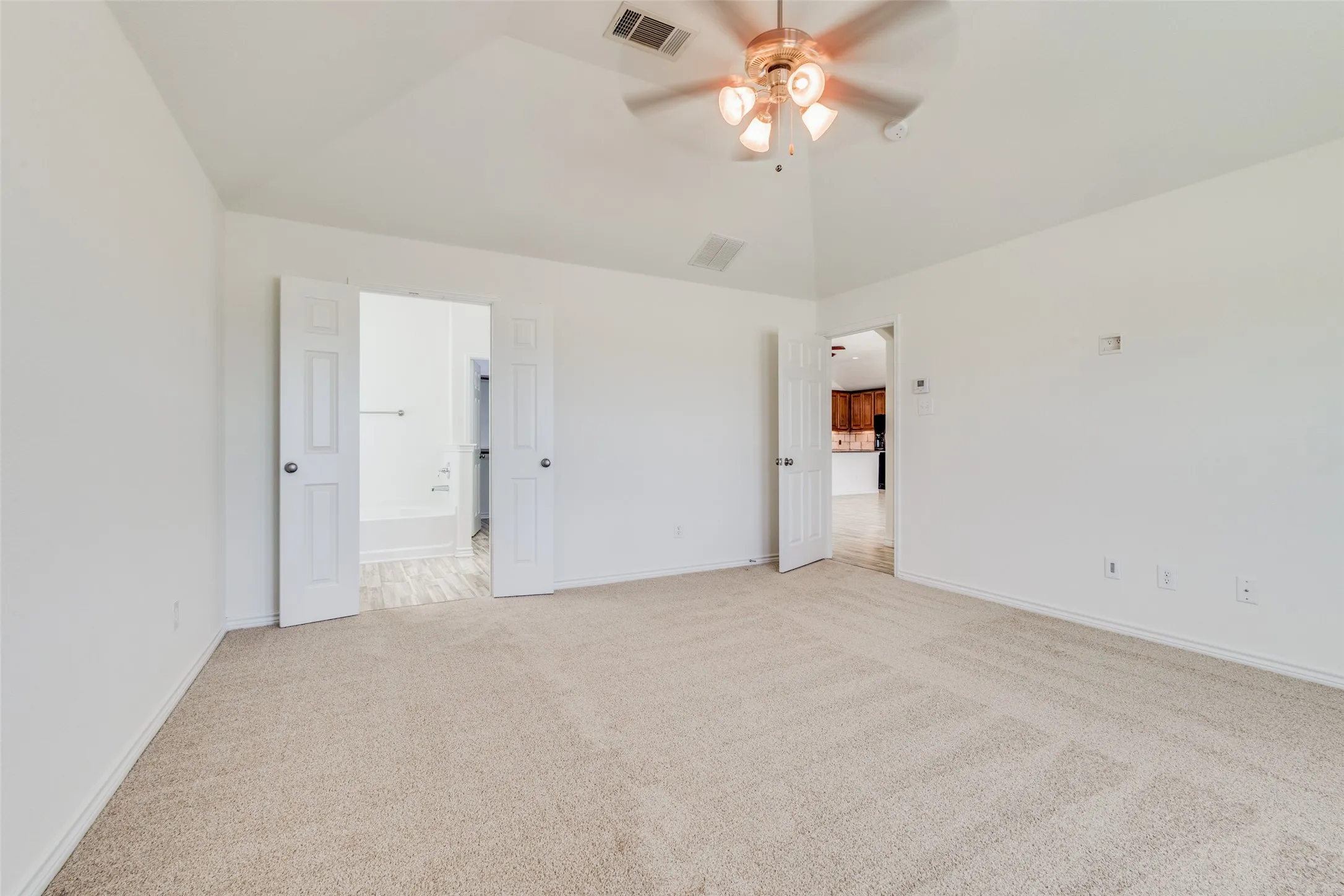 Single Family Residence For Rent in Denton County , 905 Meadowedge Lane, Denton, Texas 76207, 3 Bedroom, 2 Bathroom, 2 Garage spaces, 1,632 Sqft, built in 2012, mls#21377518, Real Estate Agent in Denton, Homes For Rent in Denton county, Homes For Rent in Denton, Realtor in Denton Texas, Real Estate Brokerage Independent Realty Texas, Luminita Cordes Realtor