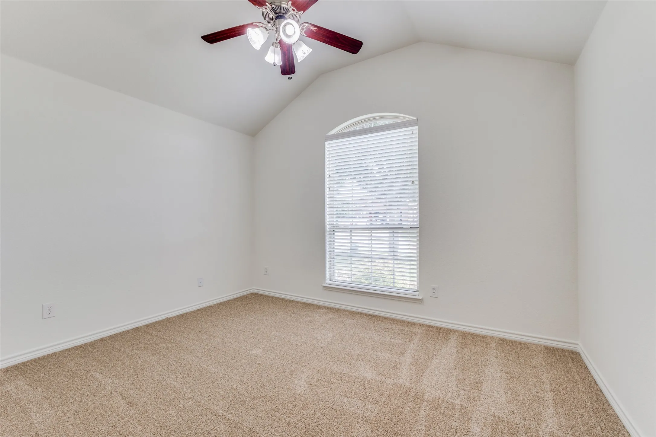 Single Family Residence For Rent in Denton County , 905 Meadowedge Lane, Denton, Texas 76207, 3 Bedroom, 2 Bathroom, 2 Garage spaces, 1,632 Sqft, built in 2012, mls#21377518, Real Estate Agent in Denton, Homes For Rent in Denton county, Homes For Rent in Denton, Realtor in Denton Texas, Real Estate Brokerage Independent Realty Texas, Luminita Cordes Realtor
