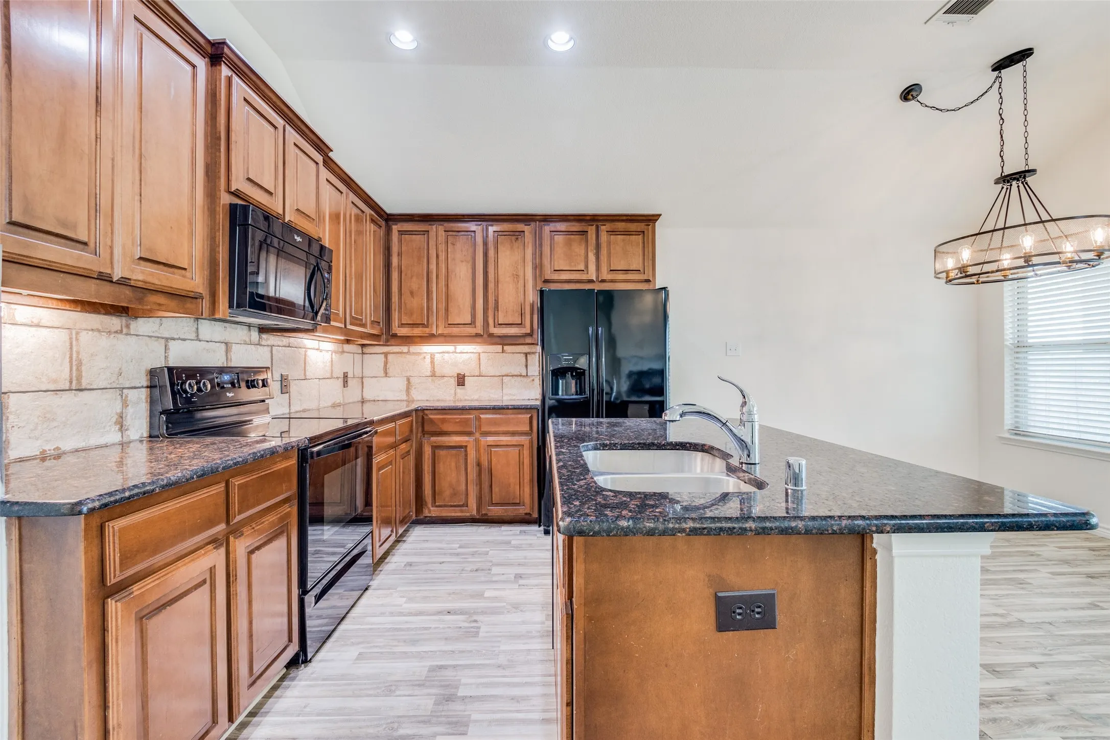 Single Family Residence For Rent in Denton County , 905 Meadowedge Lane, Denton, Texas 76207, 3 Bedroom, 2 Bathroom, 2 Garage spaces, 1,632 Sqft, built in 2012, mls#21377518, Real Estate Agent in Denton, Homes For Rent in Denton county, Homes For Rent in Denton, Realtor in Denton Texas, Real Estate Brokerage Independent Realty Texas, Luminita Cordes Realtor
