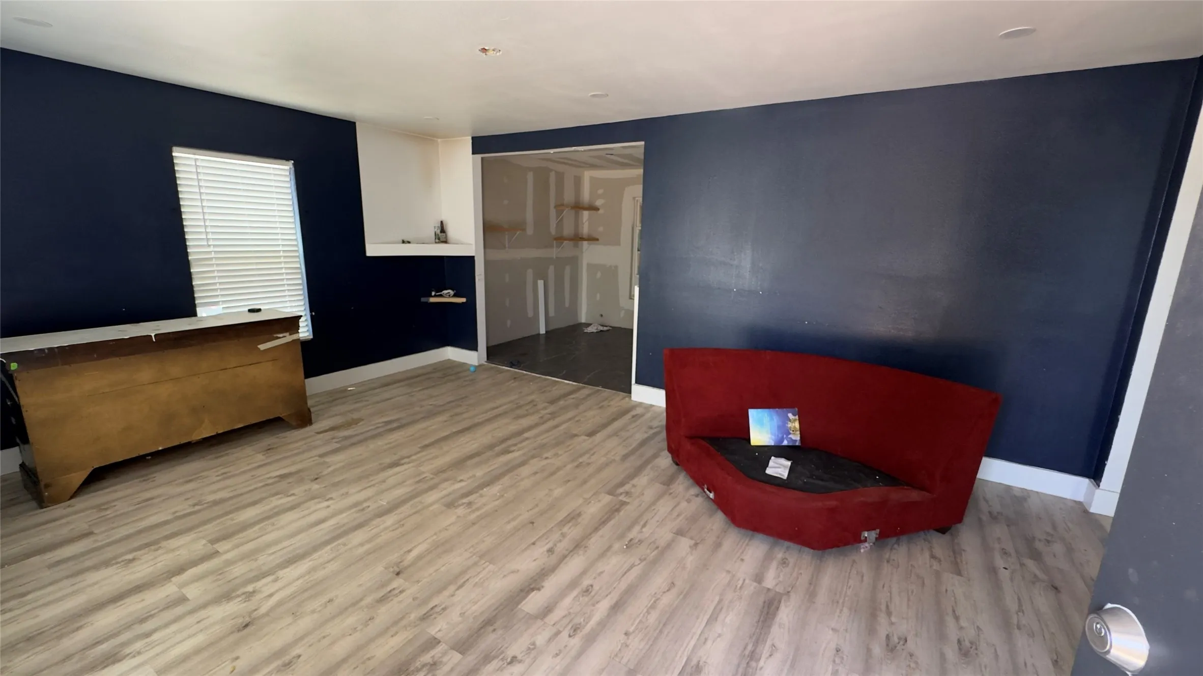 Single Family Residence For Sale in Tarrant County , 3229 Tom Ellen Street, Fort Worth, Texas 76111, 2 Bedroom, 1 Bathroom, Garage spaces, 760 Sqft, built in 1952, mls#21377385, Real Estate Agent in Fort Worth, Homes For Sale in Tarrant county, Homes For Sale in Fort Worth, Realtor in Fort Worth Texas, Real Estate Brokerage Independent Realty Texas, Luminita Cordes Realtor