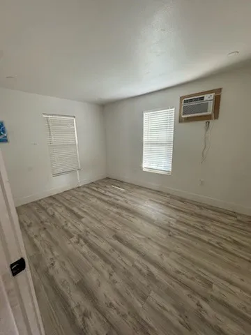 Single Family Residence For Sale in Tarrant County , 3229 Tom Ellen Street, Fort Worth, Texas 76111, 2 Bedroom, 1 Bathroom, Garage spaces, 760 Sqft, built in 1952, mls#21377385, Real Estate Agent in Fort Worth, Homes For Sale in Tarrant county, Homes For Sale in Fort Worth, Realtor in Fort Worth Texas, Real Estate Brokerage Independent Realty Texas, Luminita Cordes Realtor