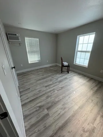 Single Family Residence For Sale in Tarrant County , 3229 Tom Ellen Street, Fort Worth, Texas 76111, 2 Bedroom, 1 Bathroom, Garage spaces, 760 Sqft, built in 1952, mls#21377385, Real Estate Agent in Fort Worth, Homes For Sale in Tarrant county, Homes For Sale in Fort Worth, Realtor in Fort Worth Texas, Real Estate Brokerage Independent Realty Texas, Luminita Cordes Realtor