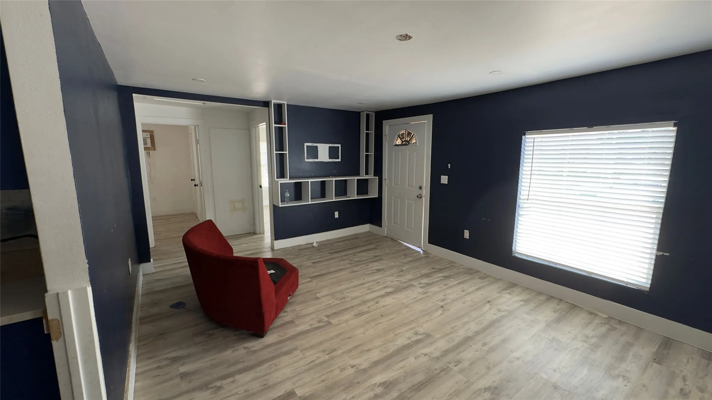 Single Family Residence For Sale in Tarrant County , 3229 Tom Ellen Street, Fort Worth, Texas 76111, 2 Bedroom, 1 Bathroom, Garage spaces, 760 Sqft, built in 1952, mls#21377385, Real Estate Agent in Fort Worth, Homes For Sale in Tarrant county, Homes For Sale in Fort Worth, Realtor in Fort Worth Texas, Real Estate Brokerage Independent Realty Texas, Luminita Cordes Realtor