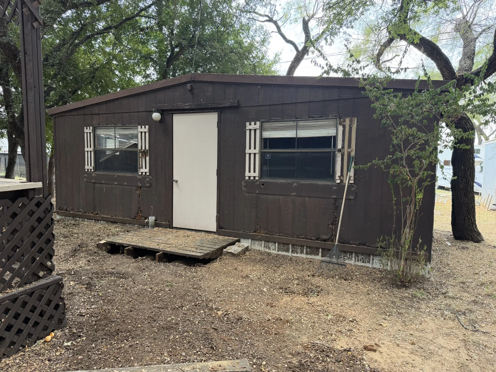 Single Family Residence For Sale in Brown County , 3040 Starboard Drive, May, Texas 76857, 3 Bedroom, 3 Bathroom, Garage spaces, 1,140 Sqft, built in 1991, mls#21377522, Real Estate Agent in May, Homes For Sale in Brown county, Homes For Sale in May, Realtor in May Texas, Real Estate Brokerage Independent Realty Texas, Luminita Cordes Realtor