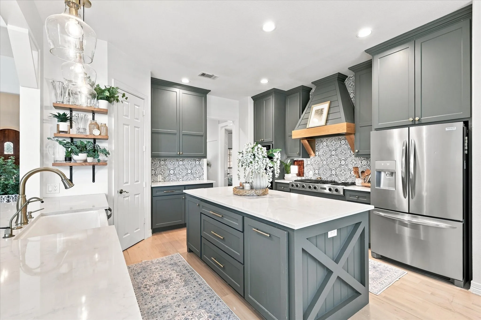 Single Family Residence For Sale in Denton County , 3309 Northwood Drive, Highland Village, Texas 75077, 4 Bedroom, 3 Bathroom, 3 Garage spaces, 3,696 Sqft, built in 2002, mls#21374971, Real Estate Agent in Highland Village, Homes For Sale in Denton county, Homes For Sale in Highland Village, Realtor in Highland Village Texas, Real Estate Brokerage Independent Realty Texas, Luminita Cordes Realtor