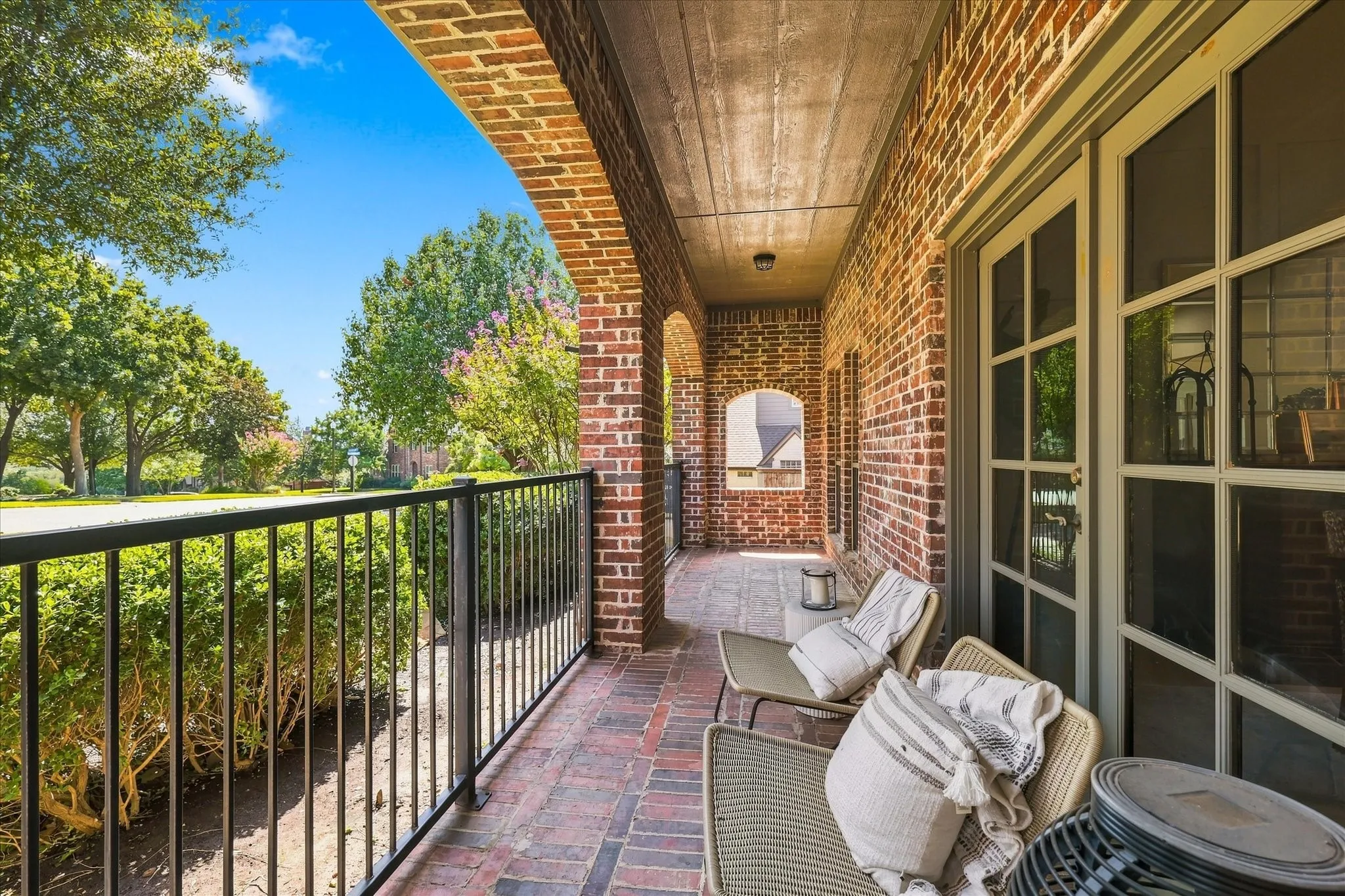 Single Family Residence For Sale in Denton County , 3309 Northwood Drive, Highland Village, Texas 75077, 4 Bedroom, 3 Bathroom, 3 Garage spaces, 3,696 Sqft, built in 2002, mls#21374971, Real Estate Agent in Highland Village, Homes For Sale in Denton county, Homes For Sale in Highland Village, Realtor in Highland Village Texas, Real Estate Brokerage Independent Realty Texas, Luminita Cordes Realtor
