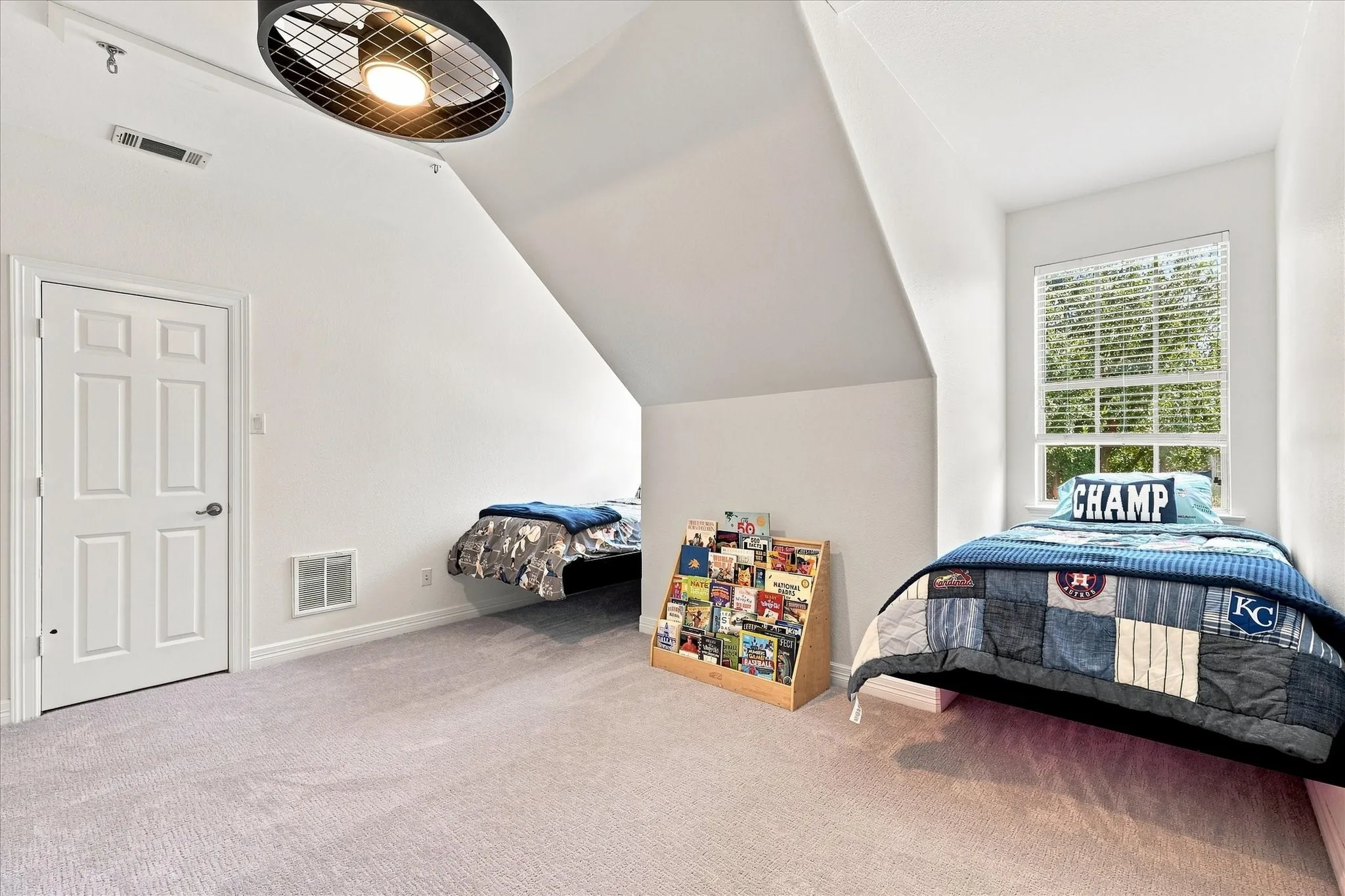 Single Family Residence For Sale in Denton County , 3309 Northwood Drive, Highland Village, Texas 75077, 4 Bedroom, 3 Bathroom, 3 Garage spaces, 3,696 Sqft, built in 2002, mls#21374971, Real Estate Agent in Highland Village, Homes For Sale in Denton county, Homes For Sale in Highland Village, Realtor in Highland Village Texas, Real Estate Brokerage Independent Realty Texas, Luminita Cordes Realtor