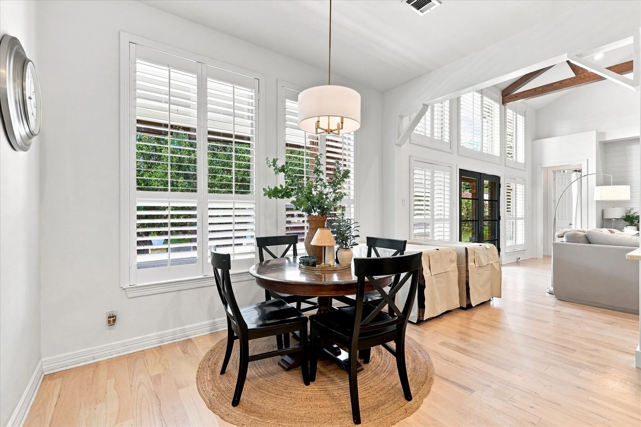 Single Family Residence For Sale in Denton County , 3309 Northwood Drive, Highland Village, Texas 75077, 4 Bedroom, 3 Bathroom, 3 Garage spaces, 3,696 Sqft, built in 2002, mls#21374971, Real Estate Agent in Highland Village, Homes For Sale in Denton county, Homes For Sale in Highland Village, Realtor in Highland Village Texas, Real Estate Brokerage Independent Realty Texas, Luminita Cordes Realtor