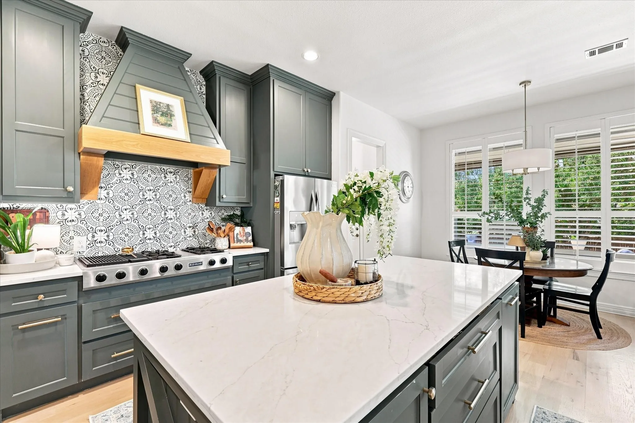 Single Family Residence For Sale in Denton County , 3309 Northwood Drive, Highland Village, Texas 75077, 4 Bedroom, 3 Bathroom, 3 Garage spaces, 3,696 Sqft, built in 2002, mls#21374971, Real Estate Agent in Highland Village, Homes For Sale in Denton county, Homes For Sale in Highland Village, Realtor in Highland Village Texas, Real Estate Brokerage Independent Realty Texas, Luminita Cordes Realtor