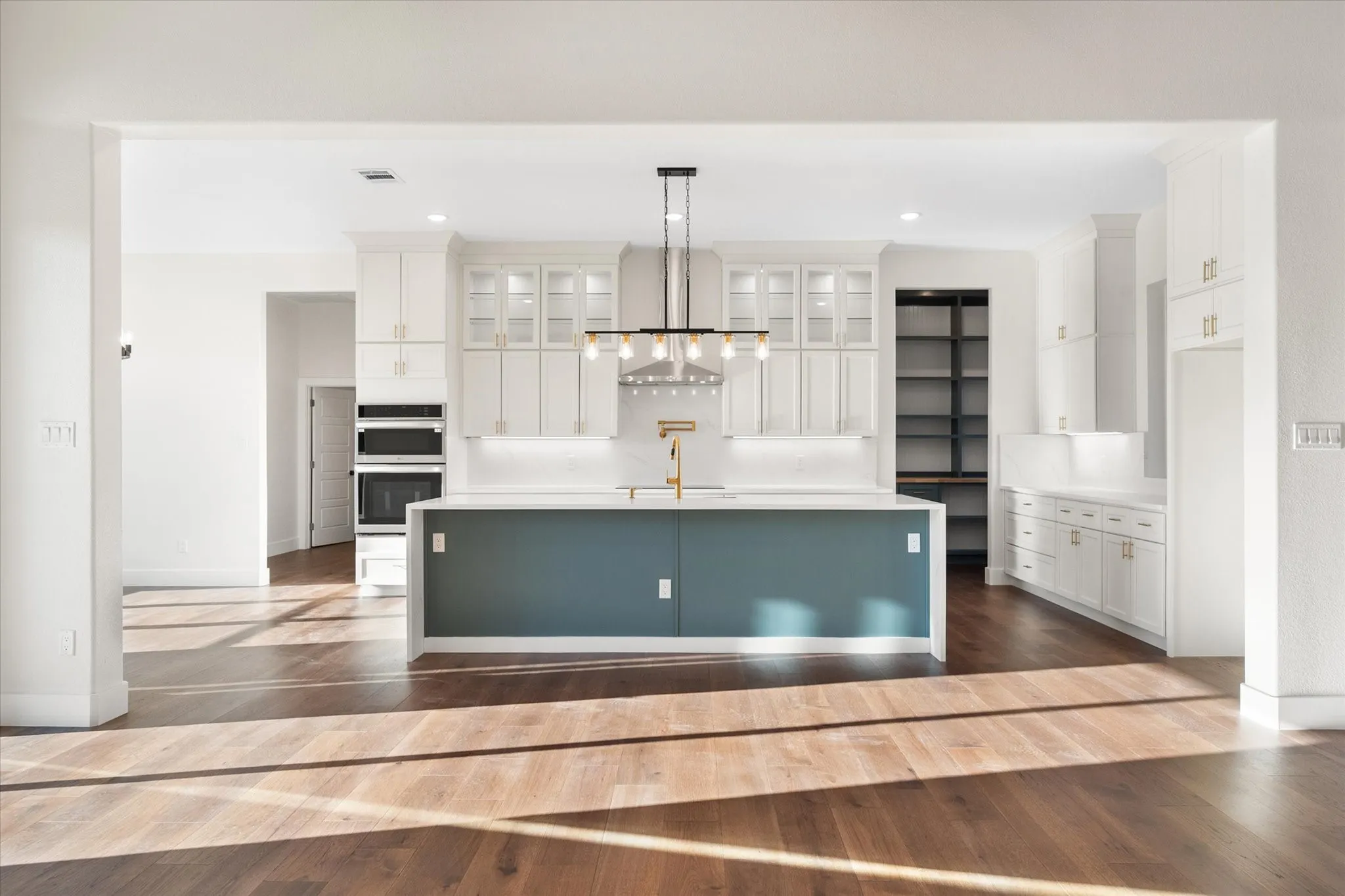 Single Family Residence For Sale in Navarro County , 554 Shoreside Drive, Corsicana, Texas 75109, 4 Bedroom, 3 Bathroom, 2 Garage spaces, 2,712 Sqft, built in 2026, mls#21376441, Real Estate Agent in Corsicana, Homes For Sale in Navarro county, Homes For Sale in Corsicana, Realtor in Corsicana Texas, Real Estate Brokerage Independent Realty Texas, Luminita Cordes Realtor