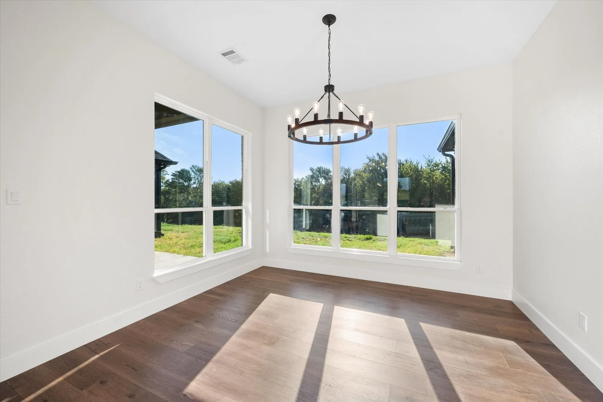 Single Family Residence For Sale in Navarro County , 554 Shoreside Drive, Corsicana, Texas 75109, 4 Bedroom, 3 Bathroom, 2 Garage spaces, 2,712 Sqft, built in 2026, mls#21376441, Real Estate Agent in Corsicana, Homes For Sale in Navarro county, Homes For Sale in Corsicana, Realtor in Corsicana Texas, Real Estate Brokerage Independent Realty Texas, Luminita Cordes Realtor