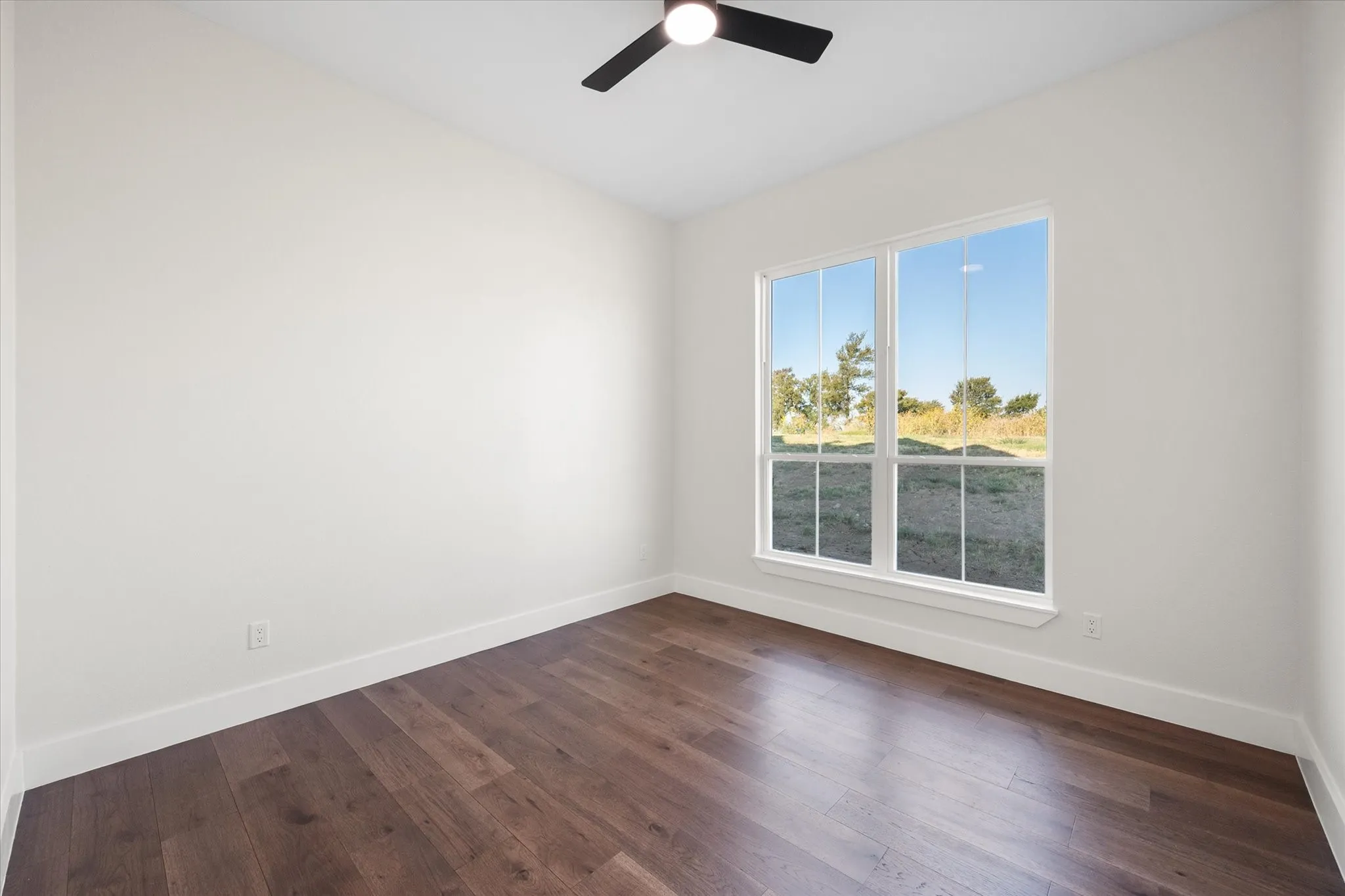 Single Family Residence For Sale in Navarro County , 554 Shoreside Drive, Corsicana, Texas 75109, 4 Bedroom, 3 Bathroom, 2 Garage spaces, 2,712 Sqft, built in 2026, mls#21376441, Real Estate Agent in Corsicana, Homes For Sale in Navarro county, Homes For Sale in Corsicana, Realtor in Corsicana Texas, Real Estate Brokerage Independent Realty Texas, Luminita Cordes Realtor