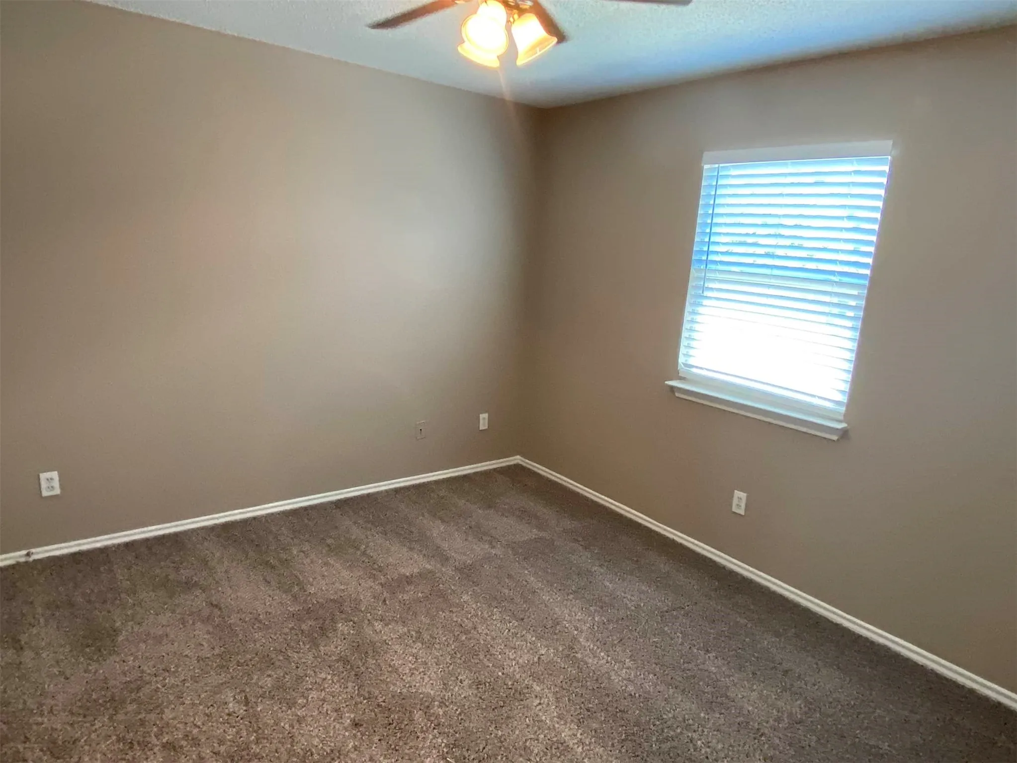Apartment For Rent in Dallas County , 327 SE 3rd Street 202, Grand Prairie, Texas 75051, 3 Bedroom, 2 Bathroom, Garage spaces, 1,100 Sqft, built in 1984, mls#21377528, Real Estate Agent in Grand Prairie, Homes For Rent in Dallas county, Homes For Rent in Grand Prairie, Realtor in Grand Prairie Texas, Real Estate Brokerage Independent Realty Texas, Luminita Cordes Realtor