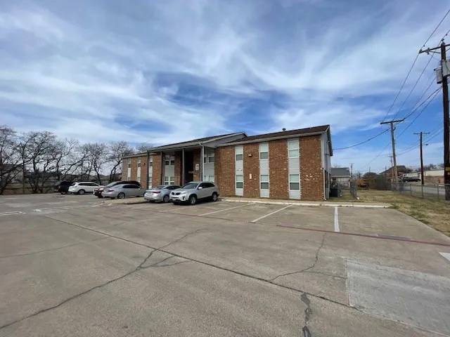 Apartment For Rent in Dallas County , 327 SE 3rd Street 202, Grand Prairie, Texas 75051, 3 Bedroom, 2 Bathroom, Garage spaces, 1,100 Sqft, built in 1984, mls#21377528, Real Estate Agent in Grand Prairie, Homes For Rent in Dallas county, Homes For Rent in Grand Prairie, Realtor in Grand Prairie Texas, Real Estate Brokerage Independent Realty Texas, Luminita Cordes Realtor