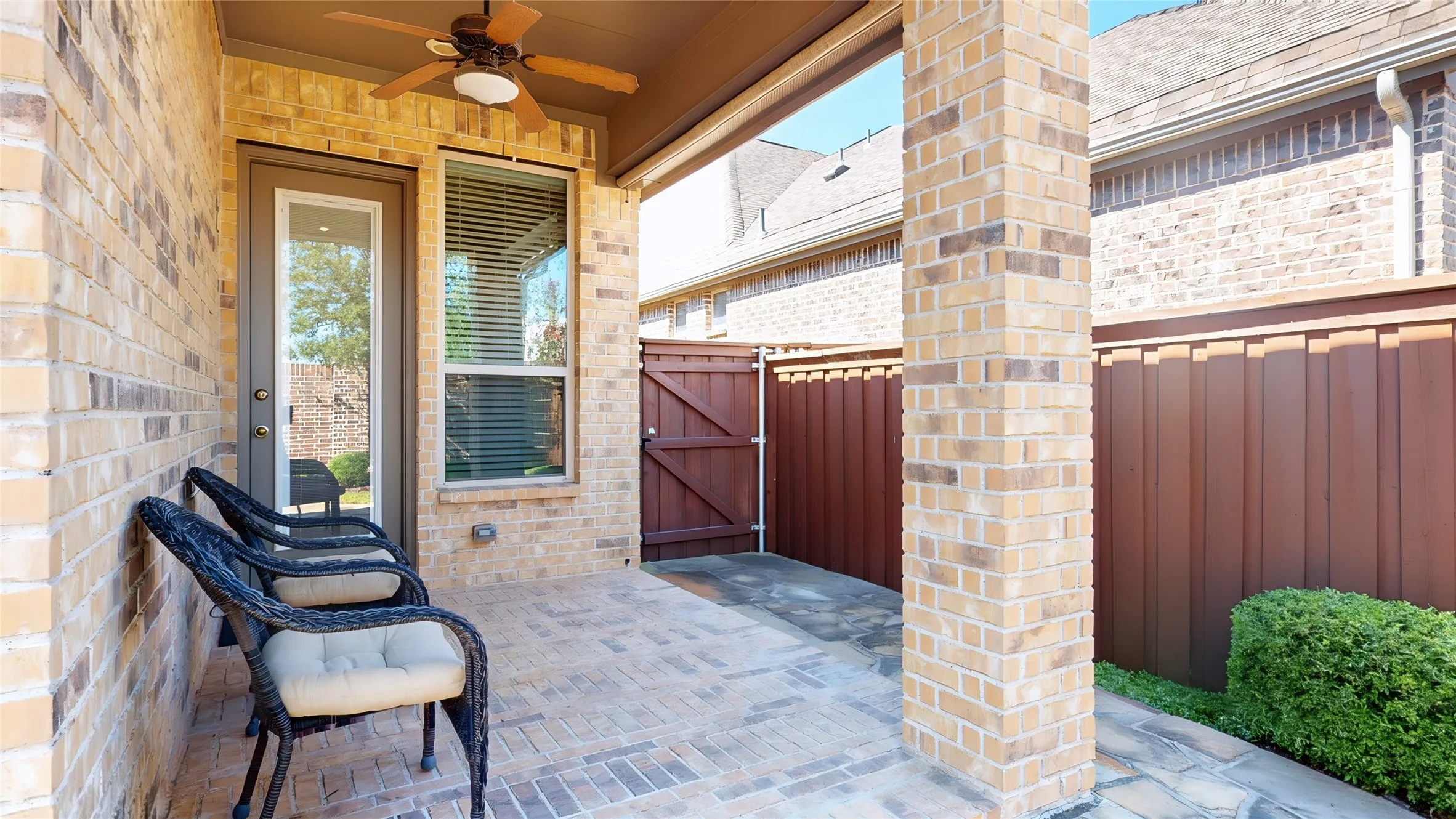 Single Family Residence For Sale in Denton County , 3616 Legends Path, Flower Mound, Texas 75028, 2 Bedroom, 3 Bathroom, 2 Garage spaces, 2,196 Sqft, built in 2016, mls#21377443, Real Estate Agent in Flower Mound, Homes For Sale in Denton county, Homes For Sale in Flower Mound, Realtor in Flower Mound Texas, Real Estate Brokerage Independent Realty Texas, Luminita Cordes Realtor
