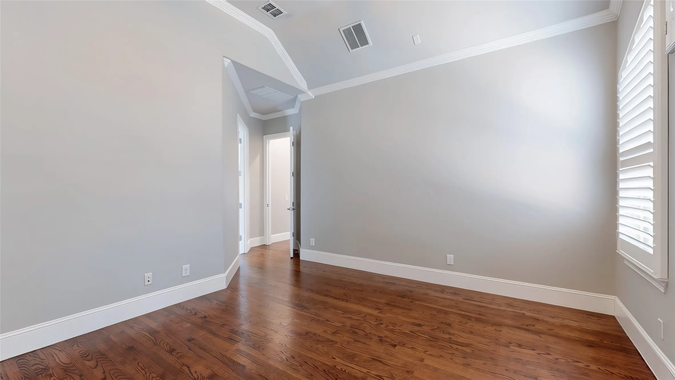 Single Family Residence For Sale in Denton County , 3616 Legends Path, Flower Mound, Texas 75028, 2 Bedroom, 3 Bathroom, 2 Garage spaces, 2,196 Sqft, built in 2016, mls#21377443, Real Estate Agent in Flower Mound, Homes For Sale in Denton county, Homes For Sale in Flower Mound, Realtor in Flower Mound Texas, Real Estate Brokerage Independent Realty Texas, Luminita Cordes Realtor