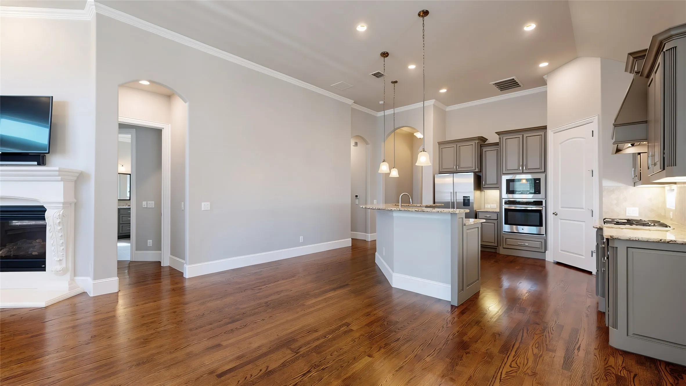 Single Family Residence For Sale in Denton County , 3616 Legends Path, Flower Mound, Texas 75028, 2 Bedroom, 3 Bathroom, 2 Garage spaces, 2,196 Sqft, built in 2016, mls#21377443, Real Estate Agent in Flower Mound, Homes For Sale in Denton county, Homes For Sale in Flower Mound, Realtor in Flower Mound Texas, Real Estate Brokerage Independent Realty Texas, Luminita Cordes Realtor