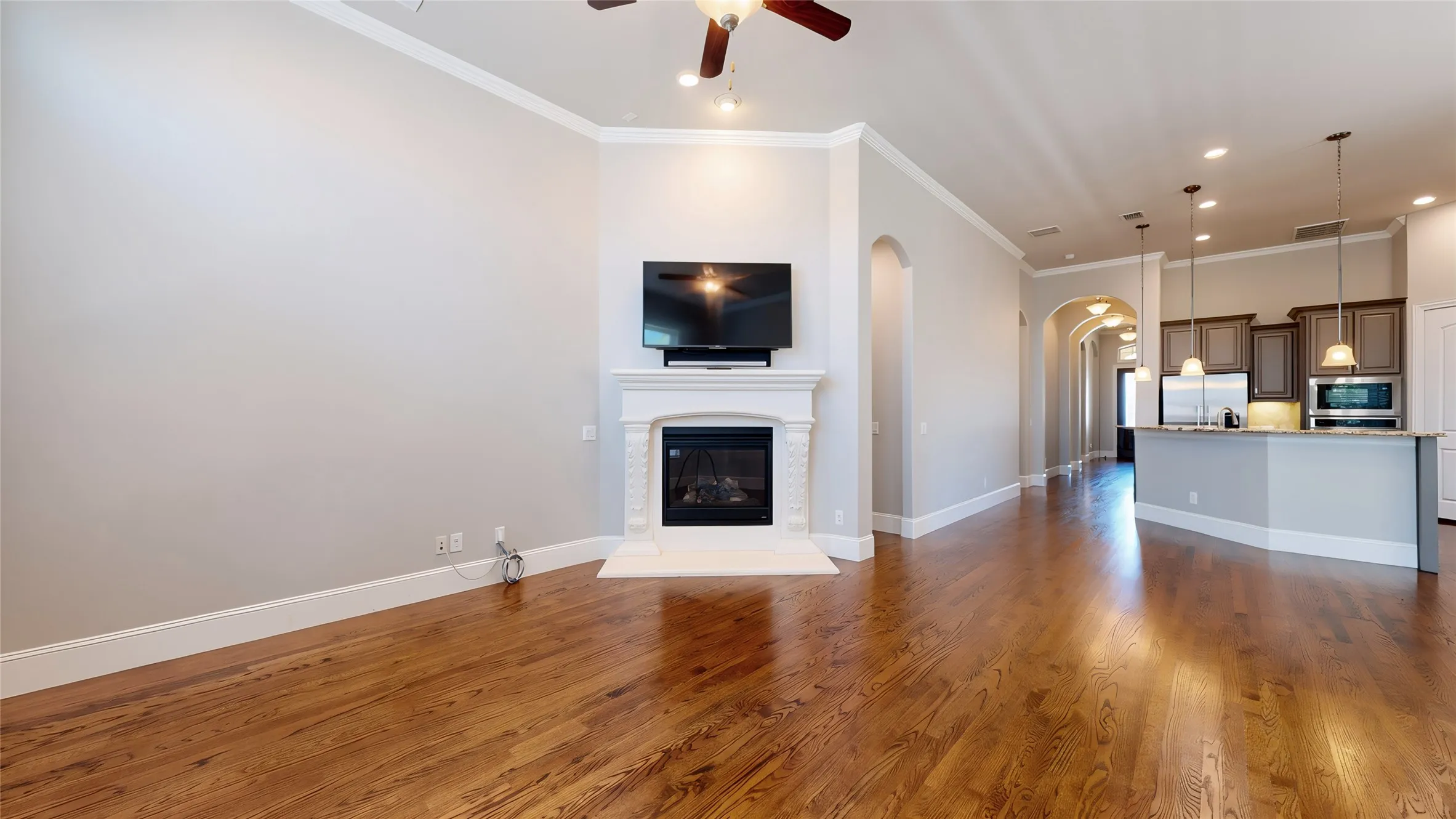 Single Family Residence For Sale in Denton County , 3616 Legends Path, Flower Mound, Texas 75028, 2 Bedroom, 3 Bathroom, 2 Garage spaces, 2,196 Sqft, built in 2016, mls#21377443, Real Estate Agent in Flower Mound, Homes For Sale in Denton county, Homes For Sale in Flower Mound, Realtor in Flower Mound Texas, Real Estate Brokerage Independent Realty Texas, Luminita Cordes Realtor