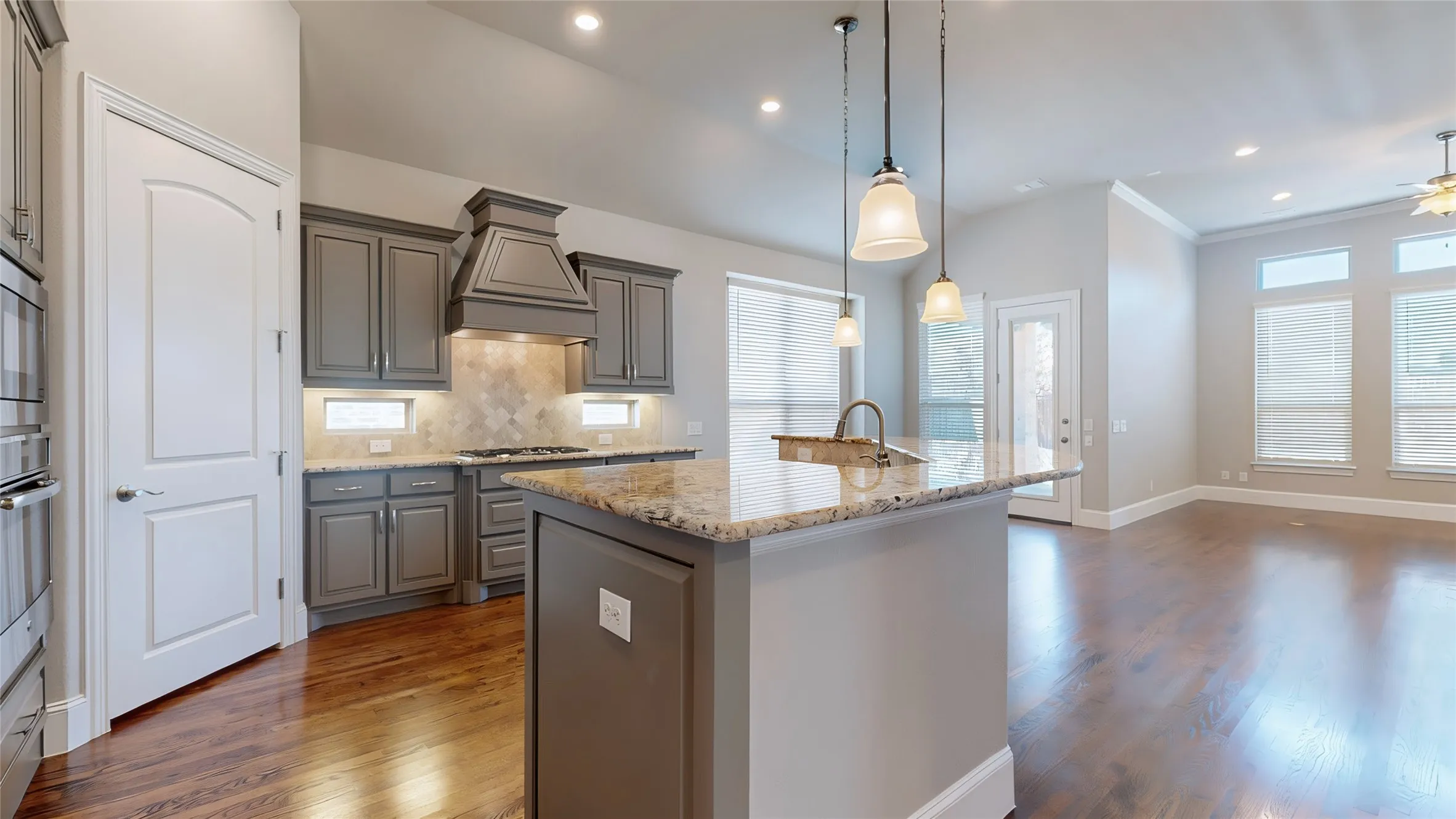 Single Family Residence For Sale in Denton County , 3616 Legends Path, Flower Mound, Texas 75028, 2 Bedroom, 3 Bathroom, 2 Garage spaces, 2,196 Sqft, built in 2016, mls#21377443, Real Estate Agent in Flower Mound, Homes For Sale in Denton county, Homes For Sale in Flower Mound, Realtor in Flower Mound Texas, Real Estate Brokerage Independent Realty Texas, Luminita Cordes Realtor