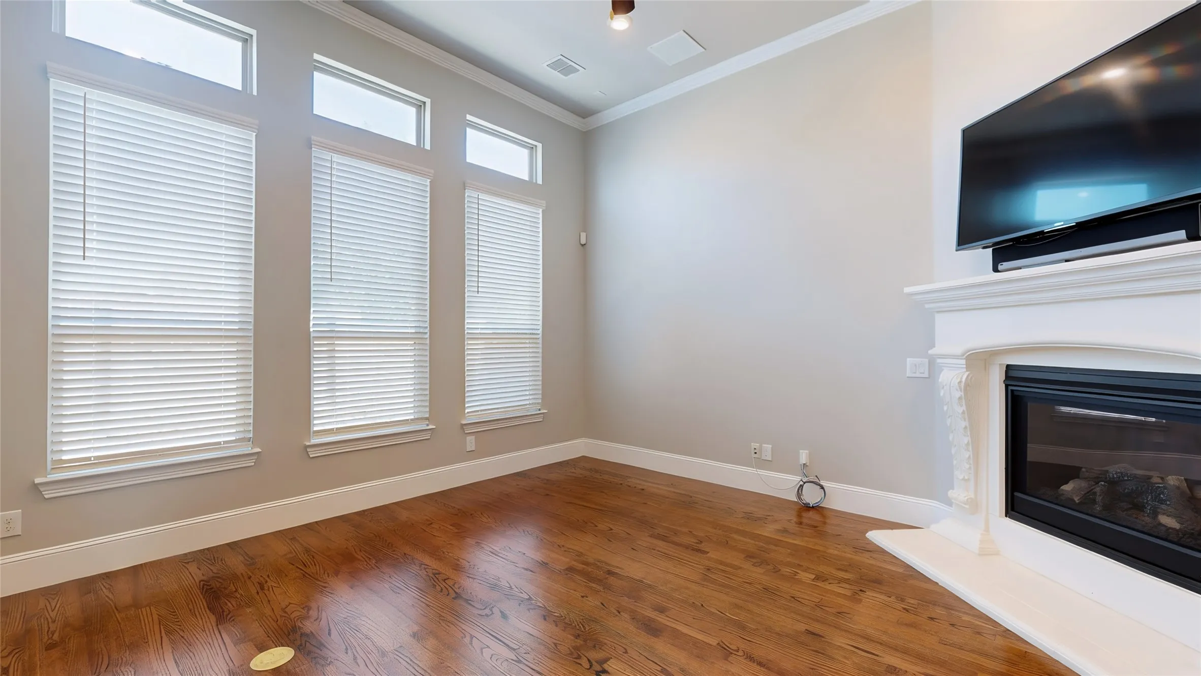 Single Family Residence For Sale in Denton County , 3616 Legends Path, Flower Mound, Texas 75028, 2 Bedroom, 3 Bathroom, 2 Garage spaces, 2,196 Sqft, built in 2016, mls#21377443, Real Estate Agent in Flower Mound, Homes For Sale in Denton county, Homes For Sale in Flower Mound, Realtor in Flower Mound Texas, Real Estate Brokerage Independent Realty Texas, Luminita Cordes Realtor