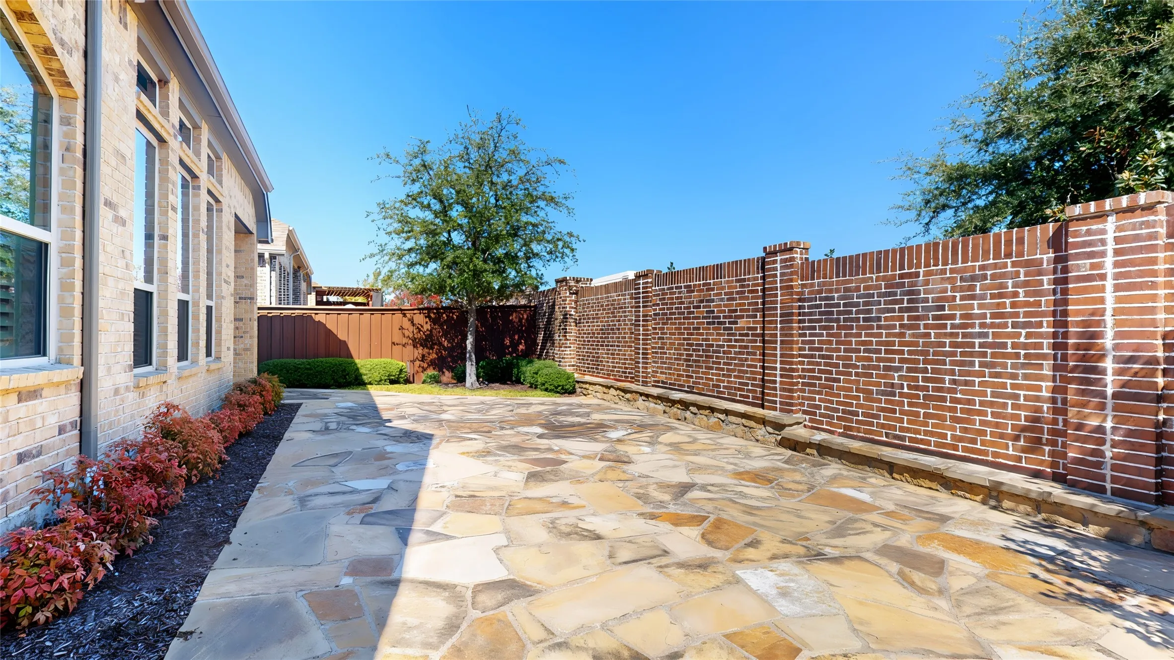 Single Family Residence For Sale in Denton County , 3616 Legends Path, Flower Mound, Texas 75028, 2 Bedroom, 3 Bathroom, 2 Garage spaces, 2,196 Sqft, built in 2016, mls#21377443, Real Estate Agent in Flower Mound, Homes For Sale in Denton county, Homes For Sale in Flower Mound, Realtor in Flower Mound Texas, Real Estate Brokerage Independent Realty Texas, Luminita Cordes Realtor