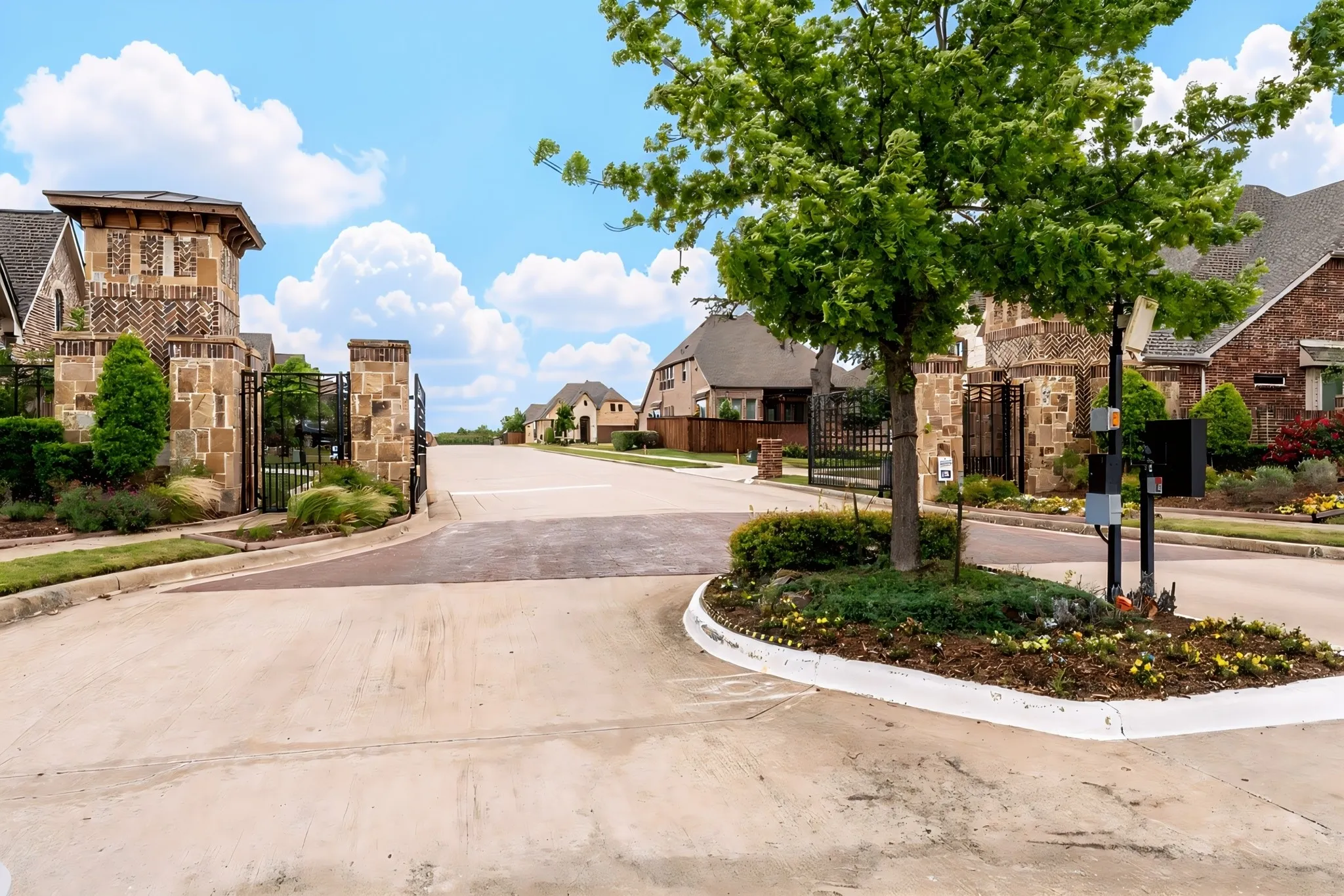 Single Family Residence For Sale in Denton County , 3616 Legends Path, Flower Mound, Texas 75028, 2 Bedroom, 3 Bathroom, 2 Garage spaces, 2,196 Sqft, built in 2016, mls#21377443, Real Estate Agent in Flower Mound, Homes For Sale in Denton county, Homes For Sale in Flower Mound, Realtor in Flower Mound Texas, Real Estate Brokerage Independent Realty Texas, Luminita Cordes Realtor